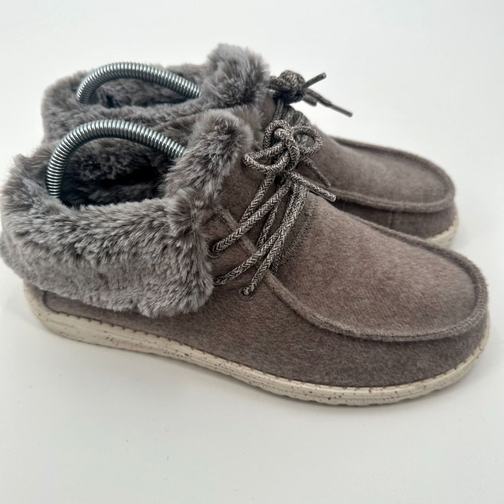 Vintage Hey Dude Casual Shoes Womens 8 Gray Faux Fur Canvas Lace Up Boots Shoes Casual Shoes Womens 8 Gray Faux Fur Canvas Lace Up Boots Shoes 121771900 Size US 8 / IT 38 - 4 Thumbnail