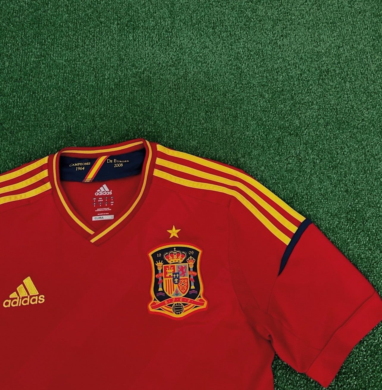 Adidas Spain Euro 2012 Home Kit Size US S / EU 44-46 / 1 - 3 Thumbnail