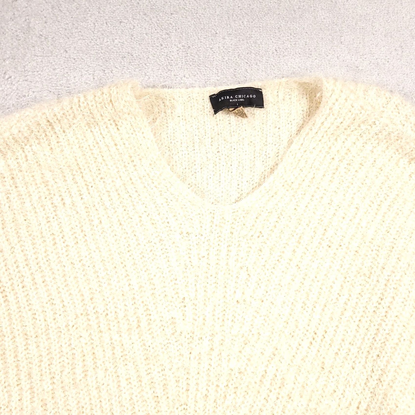 Akira VINTAGE Akira Chicago Black Label Sweater Womens Large Ivory Eyelash V Neck Soft Casual Size L / US 10 / IT 46 - 3 Thumbnail