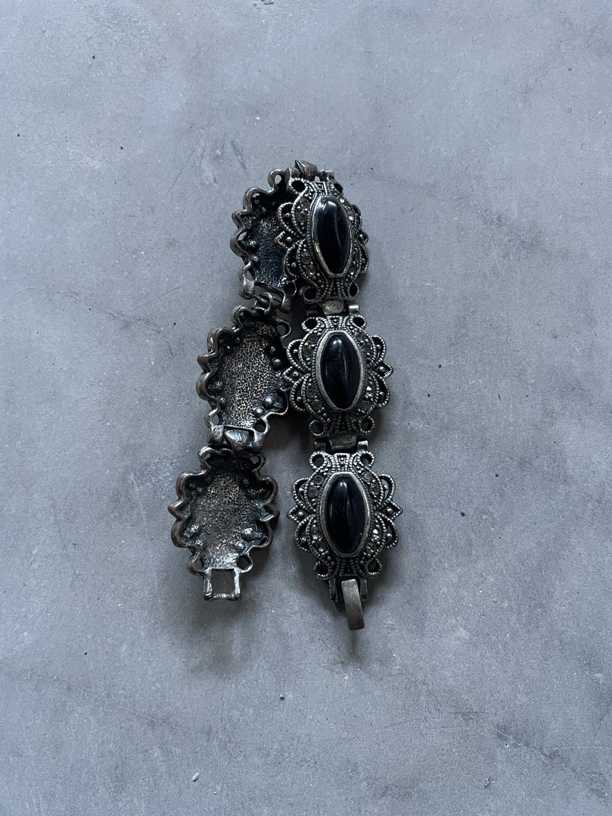 Jewelry Vintage Art Deco Gothic Onyx Style Bracelet Silver Tone Vtg Size ONE SIZE - 1 Thumbnail