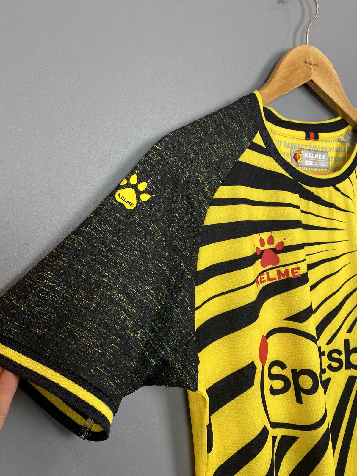 Other Kelme Watford Short Sleeve Football Home Jersey Shirt Size S Size US S / EU 44-46 / 1 - 5 Thumbnail