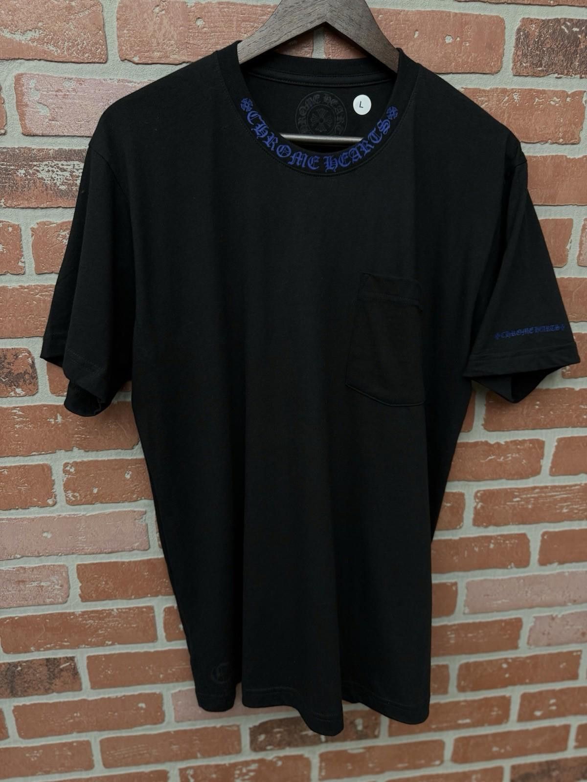 Chrome Hearts Size L - Chrome Hearts Tee Shirt Blue Neck Logo RARE (NEW) Size US L / EU 52-54 / 3 - 1 Thumbnail