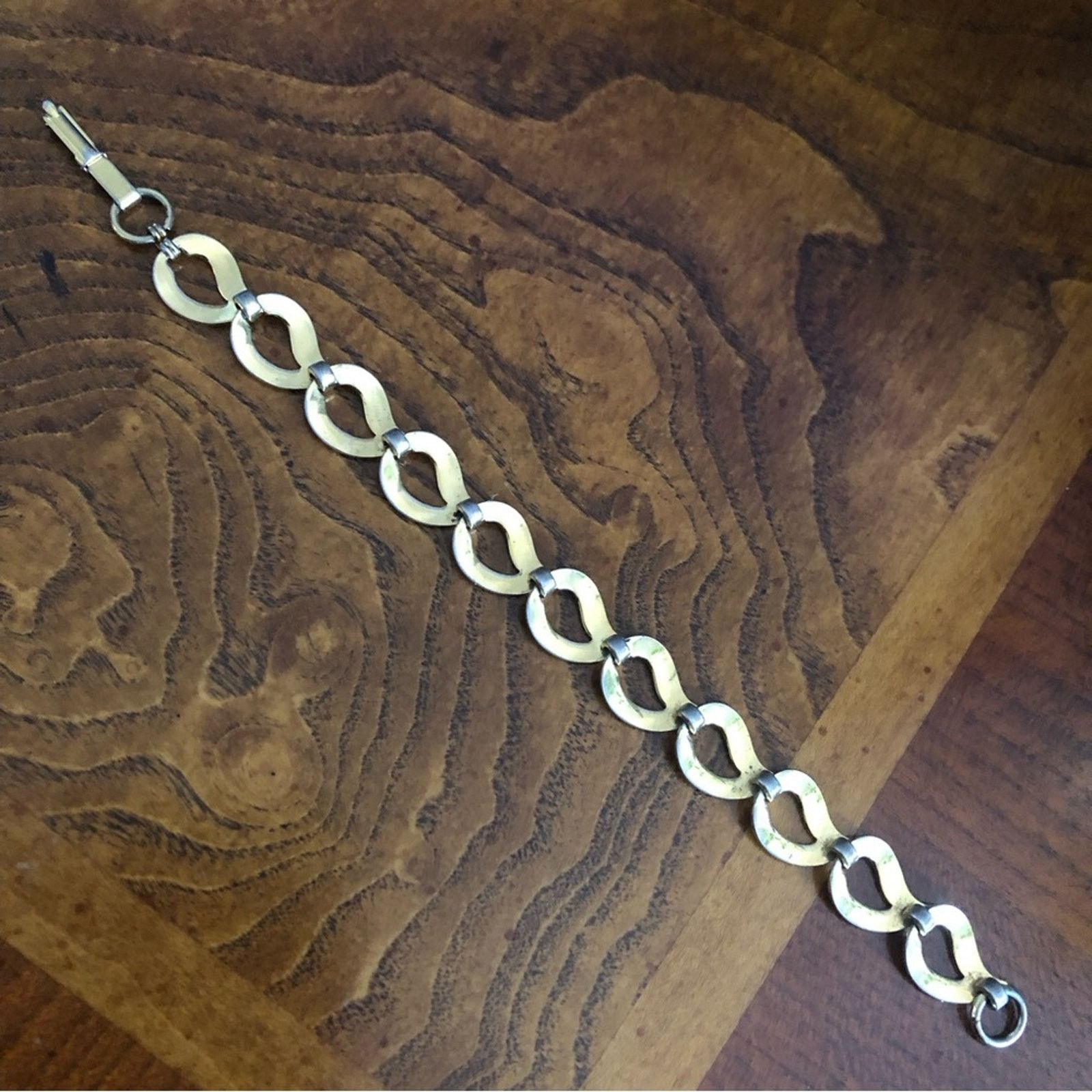Vintage Vintage 70s gold plated teardrop swirl link bracelet Size ONE SIZE - 4 Thumbnail