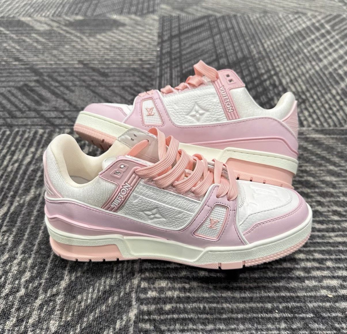 Louis Vuitton Louis Vuitton Trainer Rose Pink Sneakers J42 Size US 7.5 / IT 37.5 - 5 Thumbnail