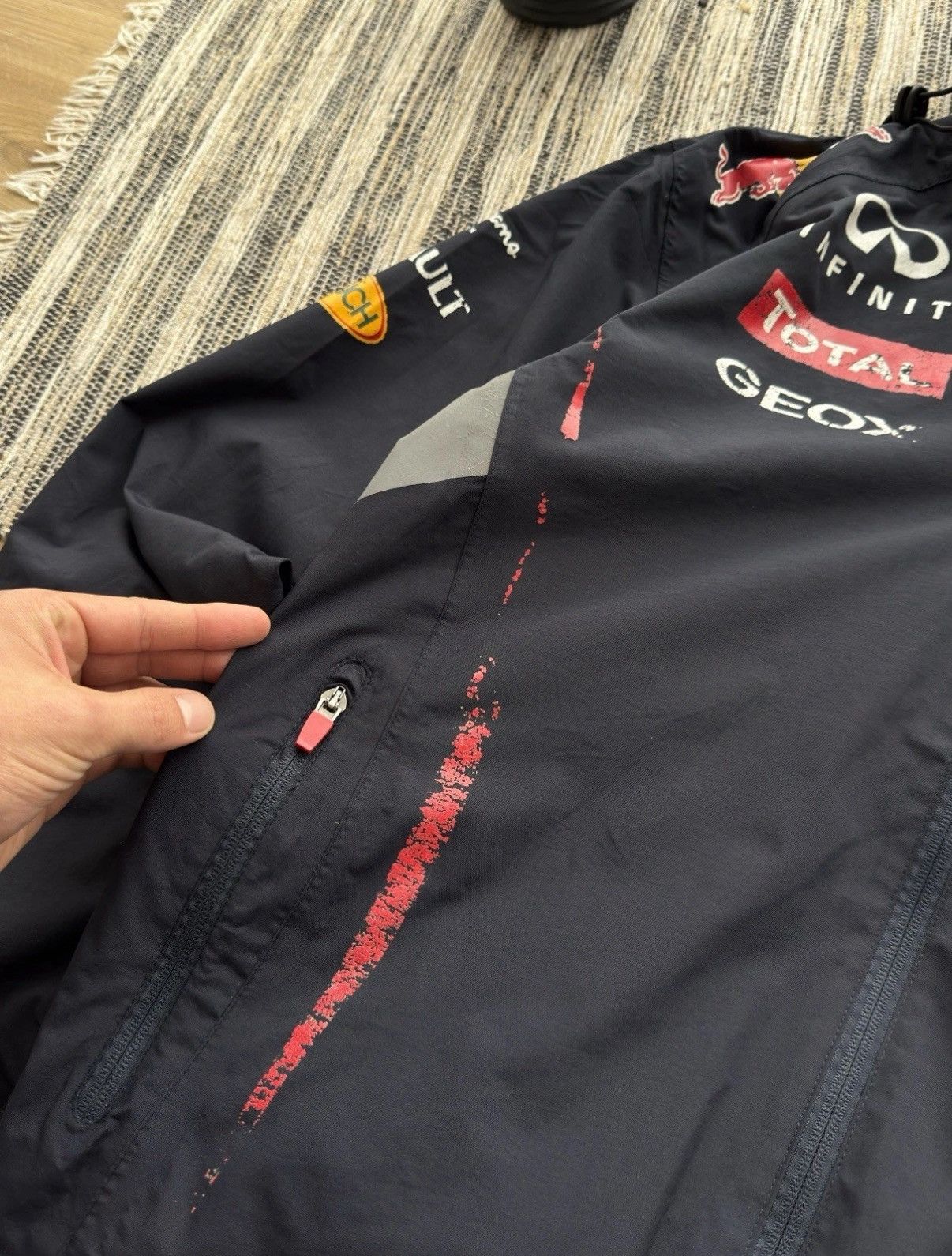 Red Bull Red Bull Infiniti Racing Windbreaker Distressed Jacket SizeS Size US S / EU 44-46 / 1 - 5 Thumbnail