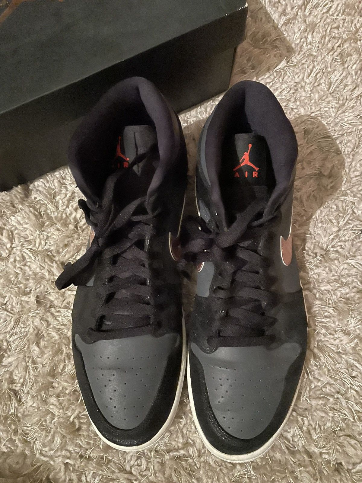 Jordan Brand Jordan 1 Bronze Metal Size US 11.5 / EU 44-45 - 6 Thumbnail