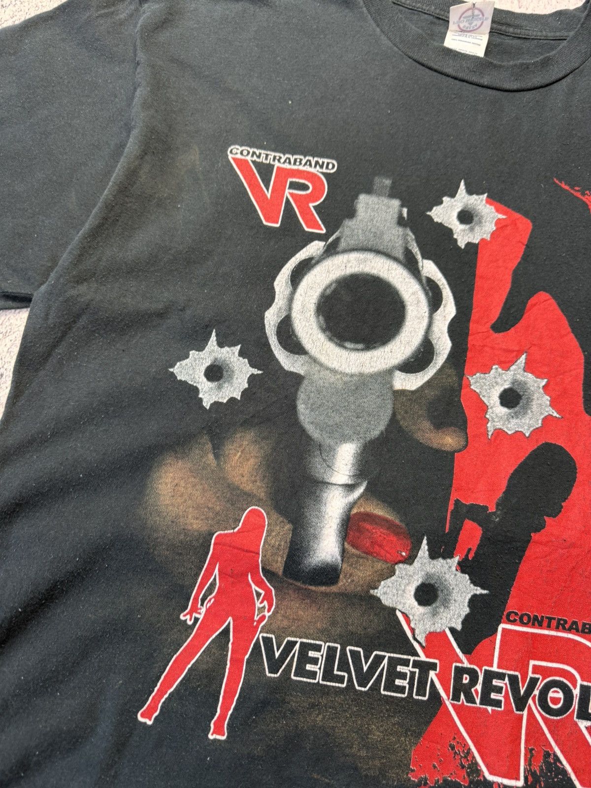 Band Tees Vintage Contraband Velvet Revolver Tour’05 T Shirt Size US XL / EU 56 / 4 - 4 Thumbnail