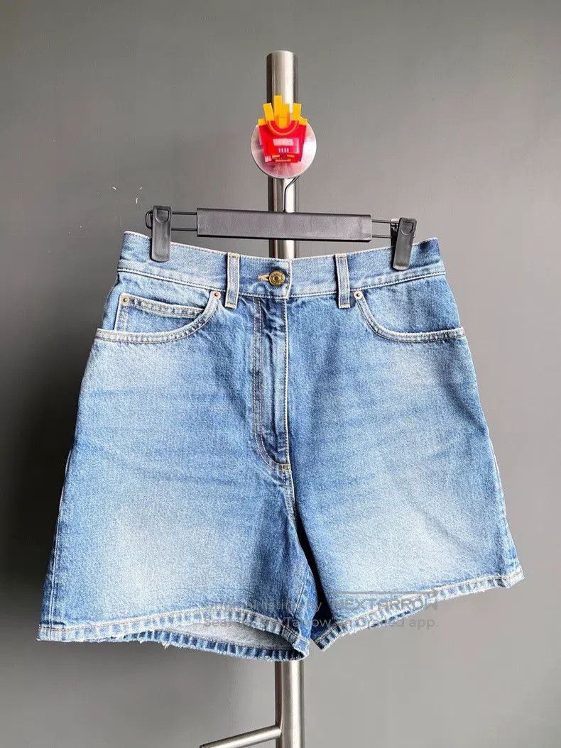 Gucci Gucci Denim shorts star cloud embroidery pattern Size 27" / US 4 / IT 40 - 1 Thumbnail