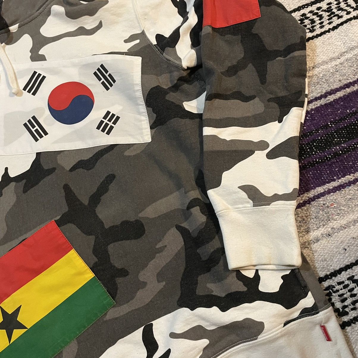 Supreme Supreme Camo Flags Hooded Sweatshirt Size M Size US M / EU 48-50 / 2 - 3 Thumbnail