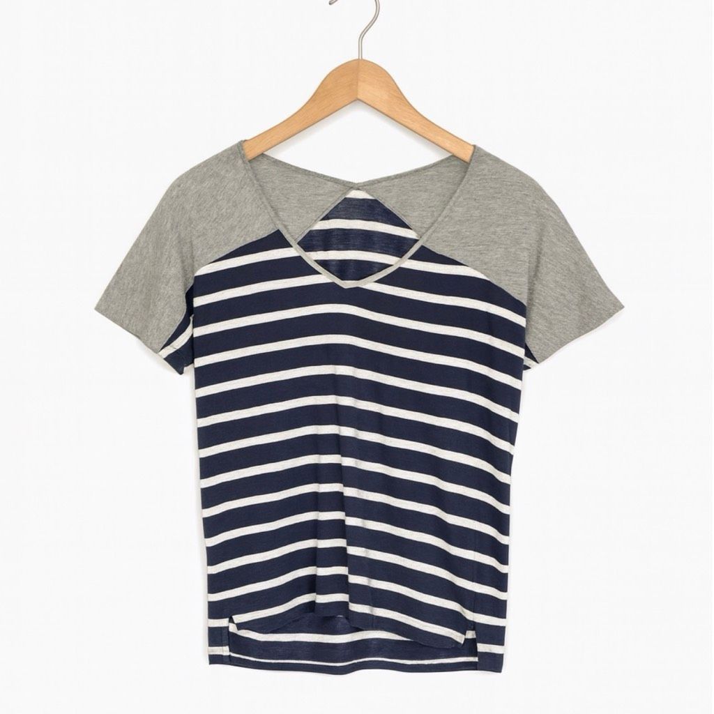 Gap GAP Striped V-Neck Tee Shirt Women’s XS Navy White with Grey Size XS / US 0-2 / IT 36-38 - 2 Thumbnail