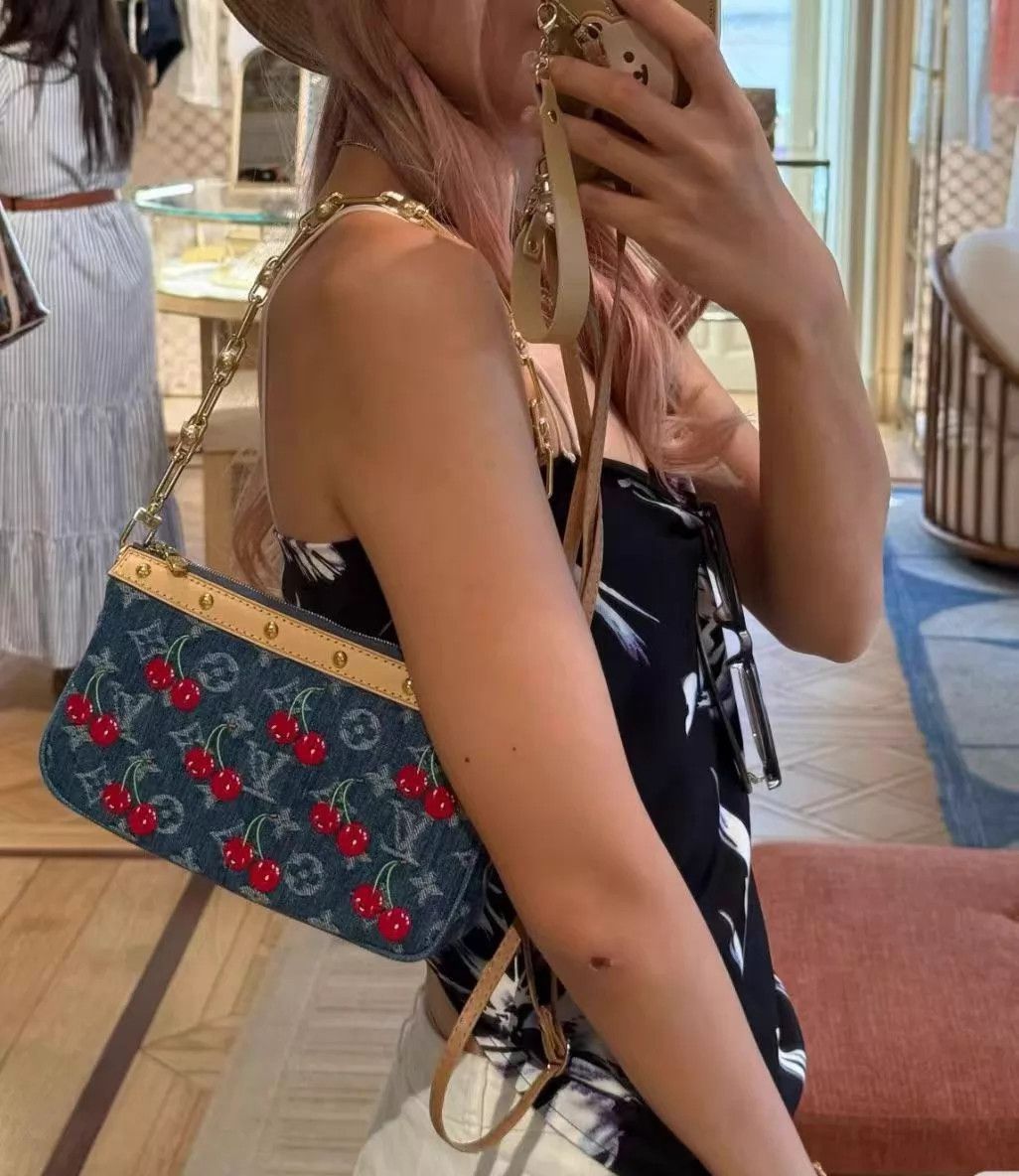 Louis Vuitton LV x Takashi Murakami Cherry Mahjong Bag (Unused) Size ONE SIZE - 9 Thumbnail