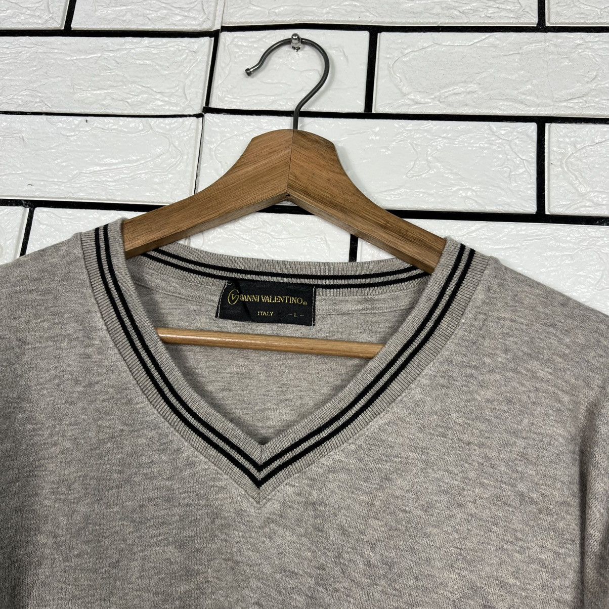Gianni Valentino Vintage GIANNI VALENTINO Single Pocket V Neck Tee#4193-C190 Size US L / EU 52-54 / 3 - 5 Thumbnail