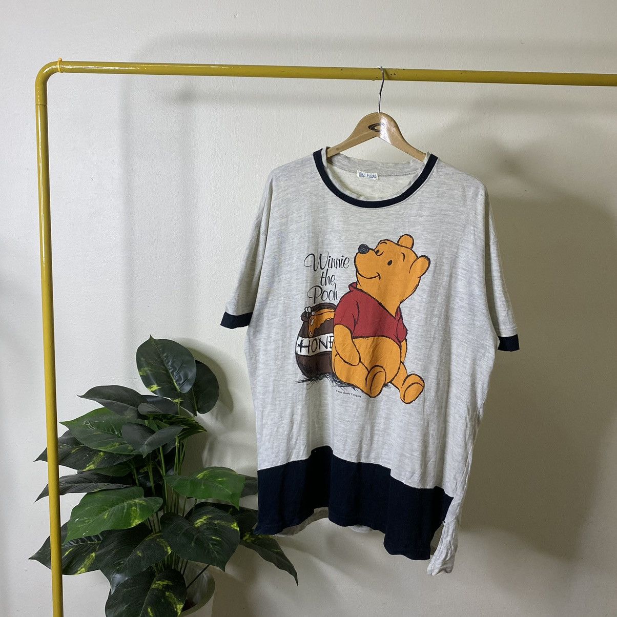 Disney × Vintage Vintage 1990s Walt Disney Company Winnie The Pooh Tee Size US XL / EU 56 / 4 - 1 Thumbnail