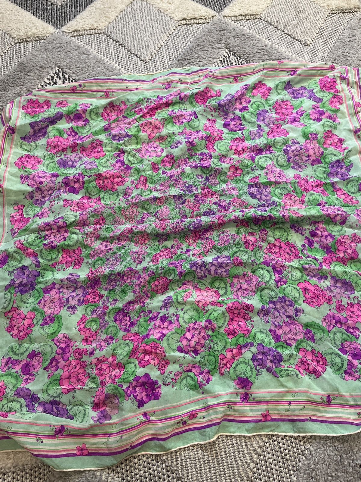 Leonard Paris × Vintage Vintage Leonard Paris Flowers Scarf Size ONE SIZE - 1 Thumbnail