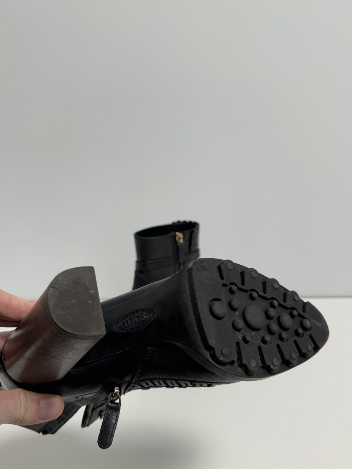 Tod's Tod’s Buckled Laser-cut Glossed-leather Ankle Boots In Nero Size US 6 / IT 36 - 18 Thumbnail