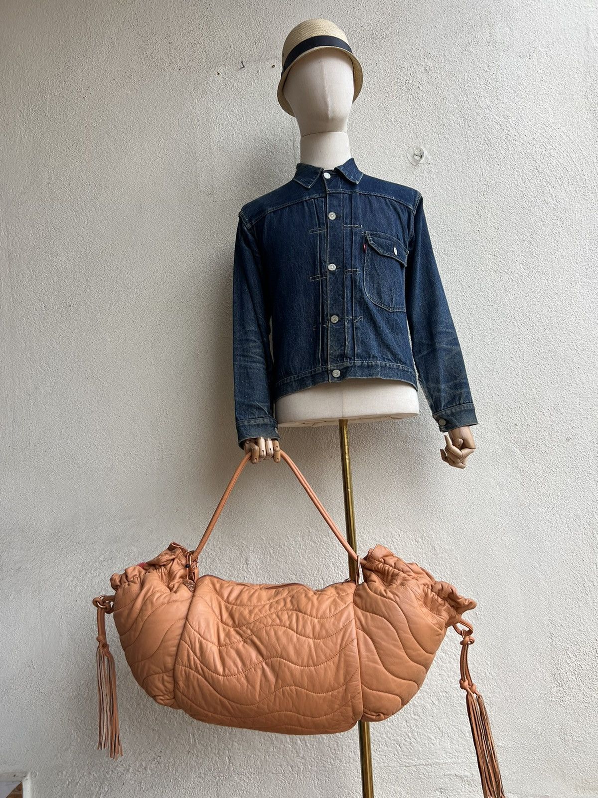 Japanese Brand × Leather Hyde Sacha Knight Quilt Puffer Large Leather Bag Size ONE SIZE - 1 Thumbnail