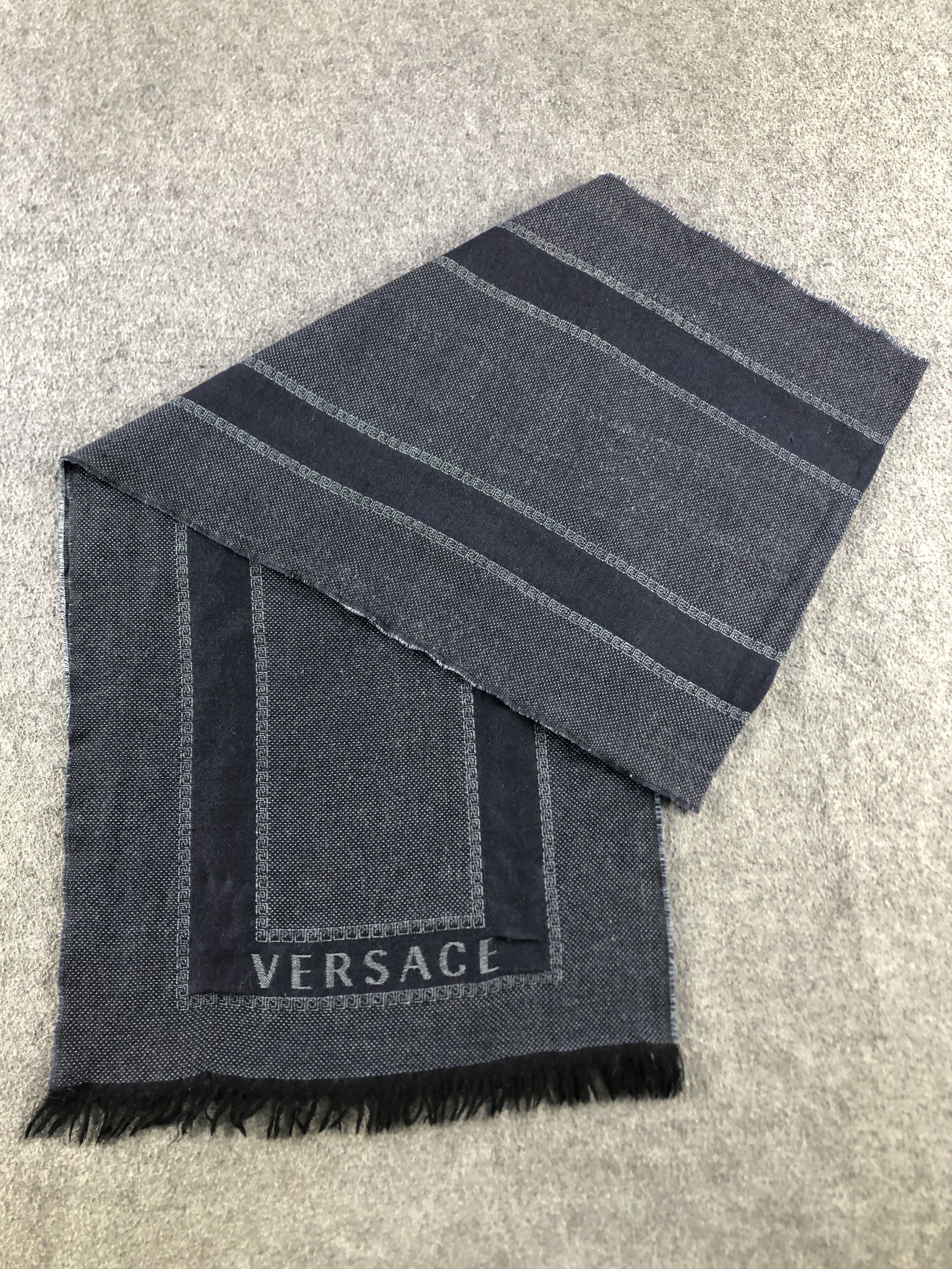 Versace Versace Scarf / Muffler / Neckwear P737 Size ONE SIZE - 5 Thumbnail