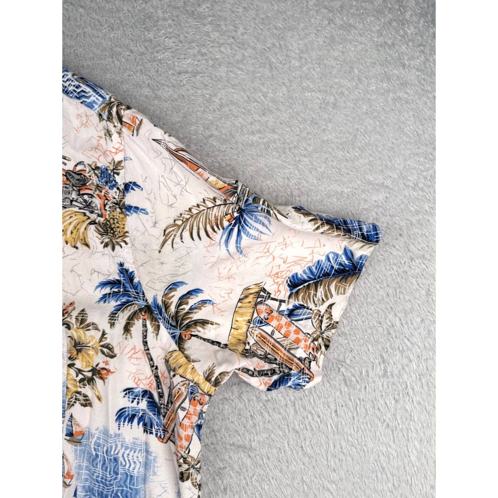 Vintage Campia Shirt Adult 2XL White Sailboat Classic Cars 100% Rayon Hawaiian Campia Moda Men Button-Up Short Sleeve Floral Casual Shirt Size US XXL / EU 58 / 5 - 2 Thumbnail