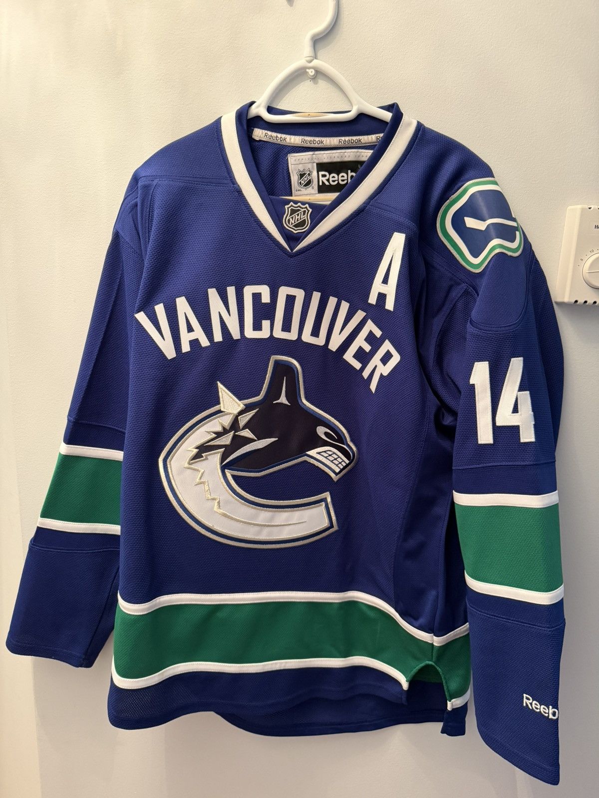 Reebok Canucks Alexander Burrows 100 Year Anniversary Jersey Size US M / EU 48-50 / 2 - 4 Thumbnail