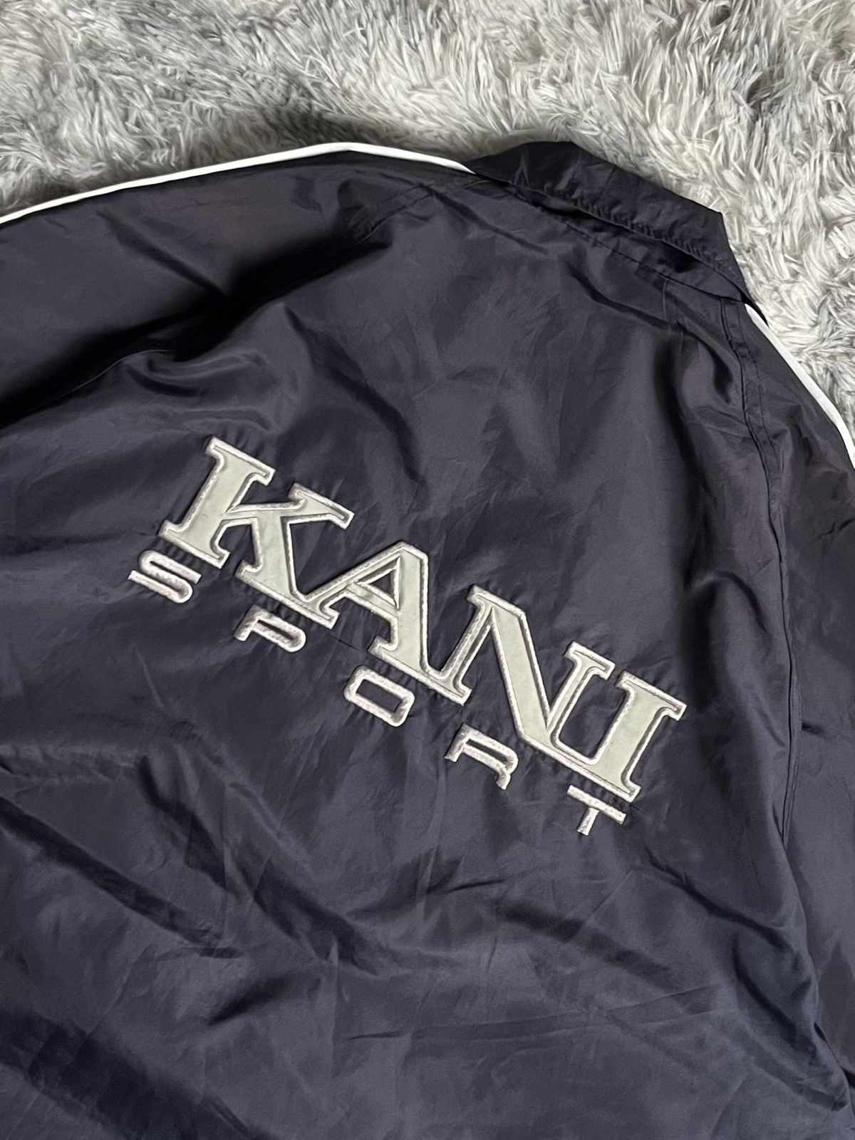 Karl Kani Vintage 90’s KARL KANI Sidetape Big Logo Windbreaker Jacket Size US L / EU 52-54 / 3 - 9 Thumbnail