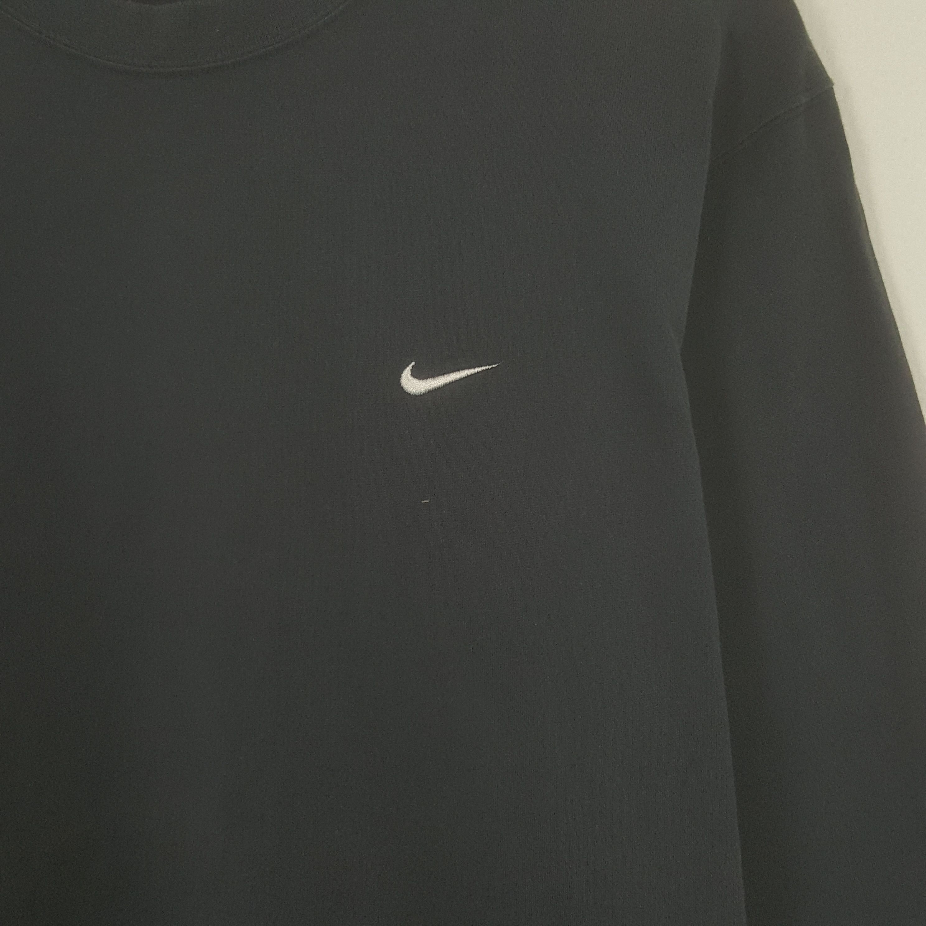 Nike × Vintage Vintage Nike Embroidery Swoosh Logo Tshirt Size US M / EU 48-50 / 2 - 2 Thumbnail
