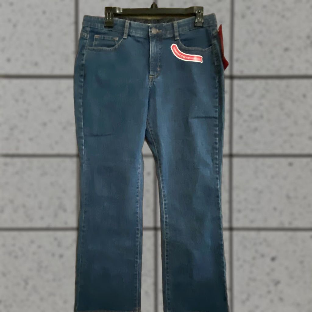 Lee Lee Jeans Comfort Fit Barely Bootcut nwt Ladies size 10 Size 32" / US 10 / IT 46 - 1 Thumbnail