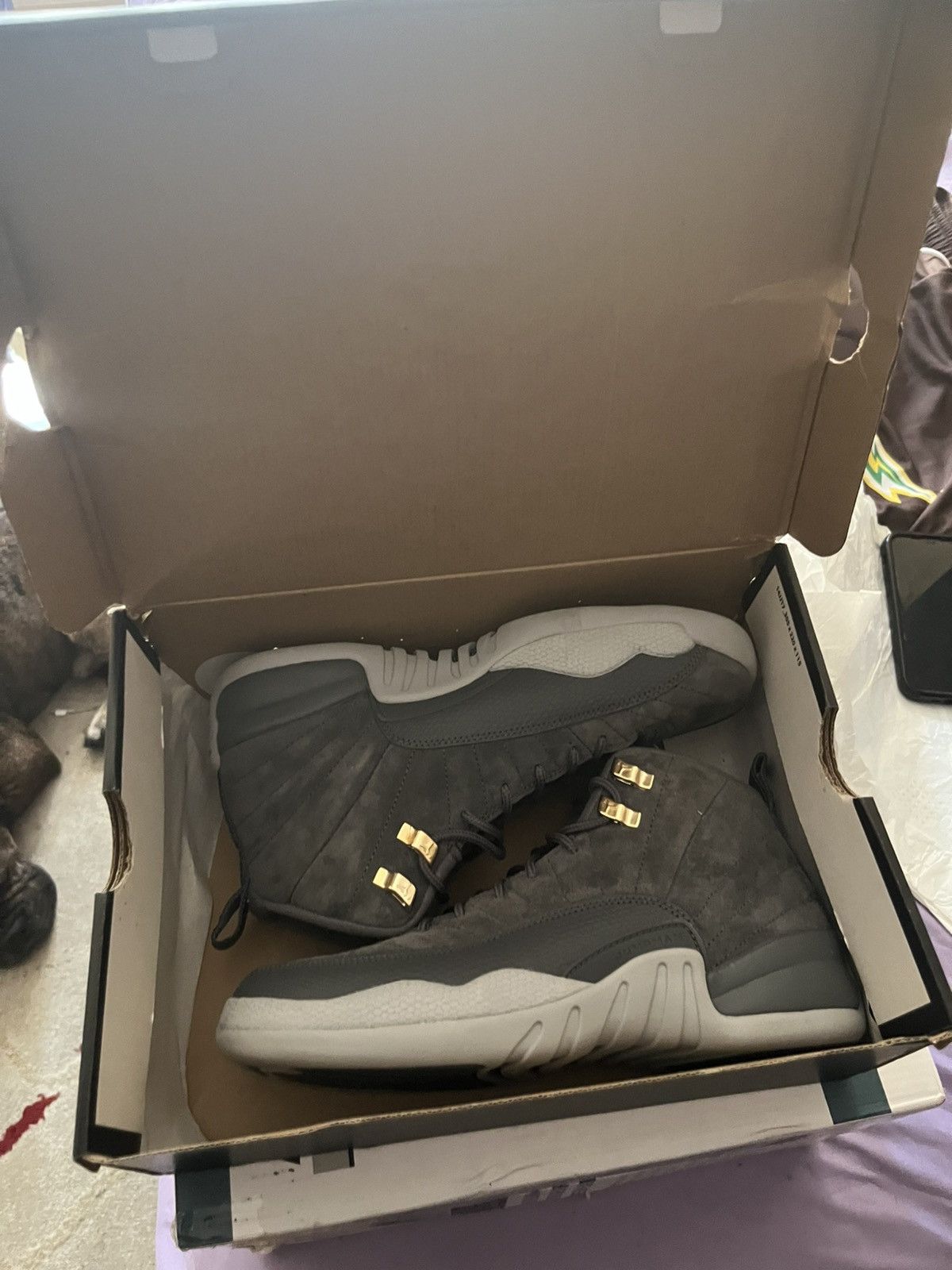 Jordan Brand Wolf grey 12s Size US 7 / EU 40 - 8 Thumbnail