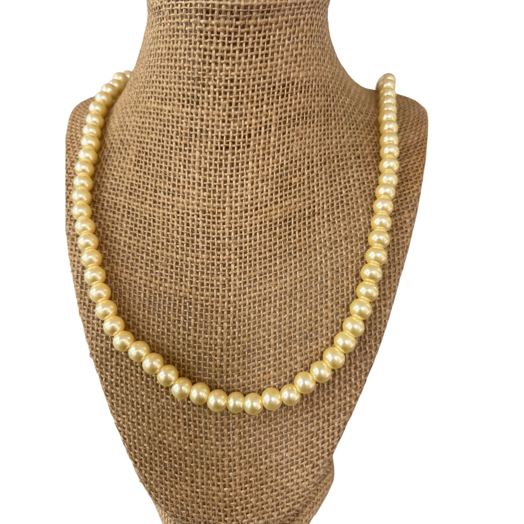 Other Vintage Yellow Glass Faux Pearl Necklace Round Beads Silver Size ONE SIZE - 1 Thumbnail