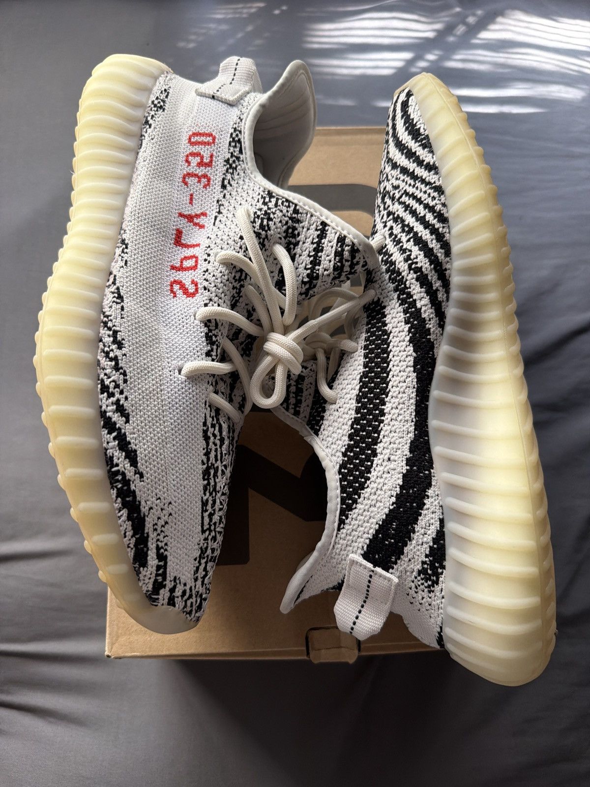 Yeezy Yeezy Boost 350 V2 Zebra Size US 11 / EU 44 - 2 Thumbnail