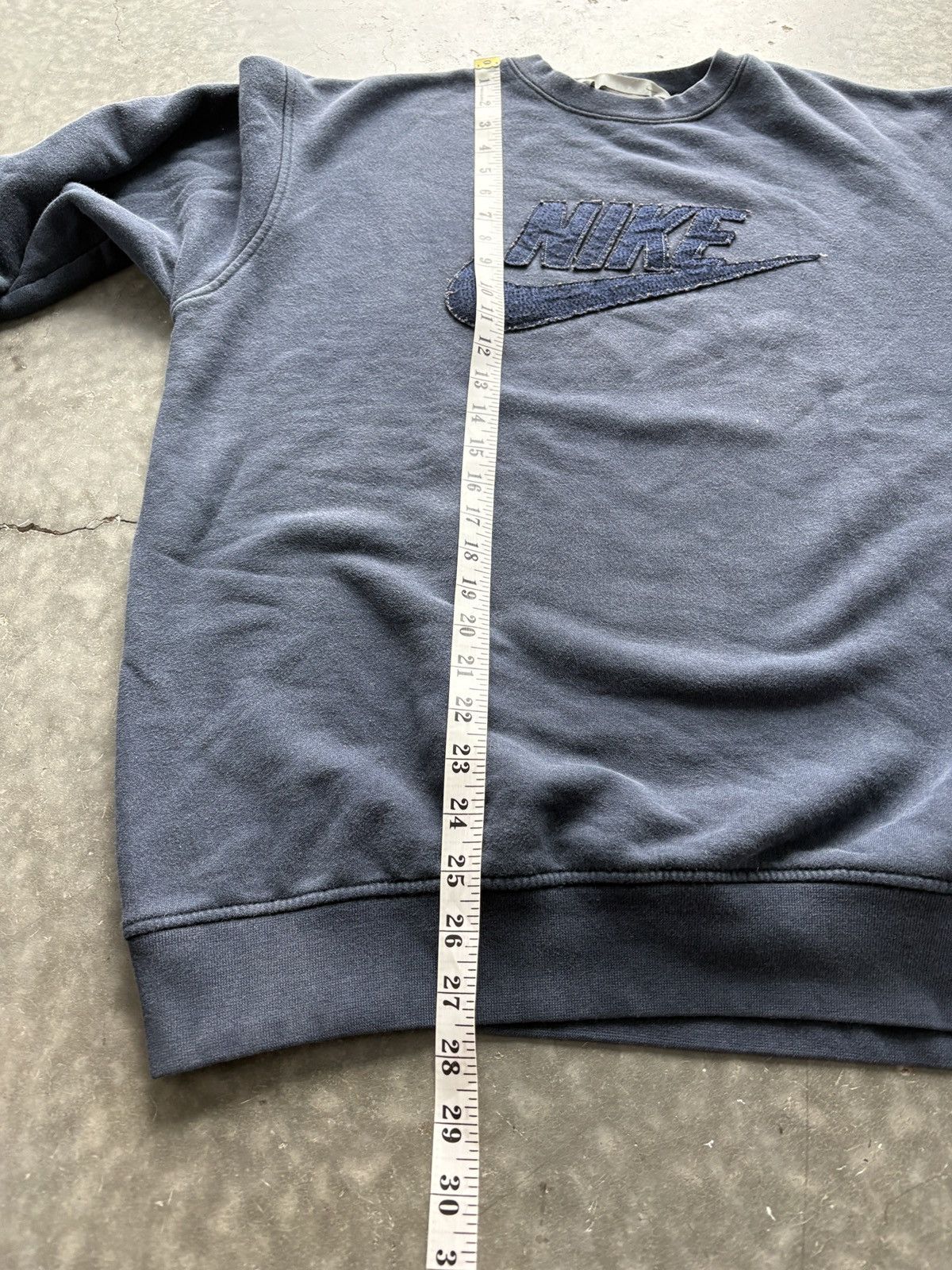 Nike Vintage Y2K Nike Crewneck Sweatshirt Embroidered Boxy Fit Size US L / EU 52-54 / 3 - 6 Thumbnail