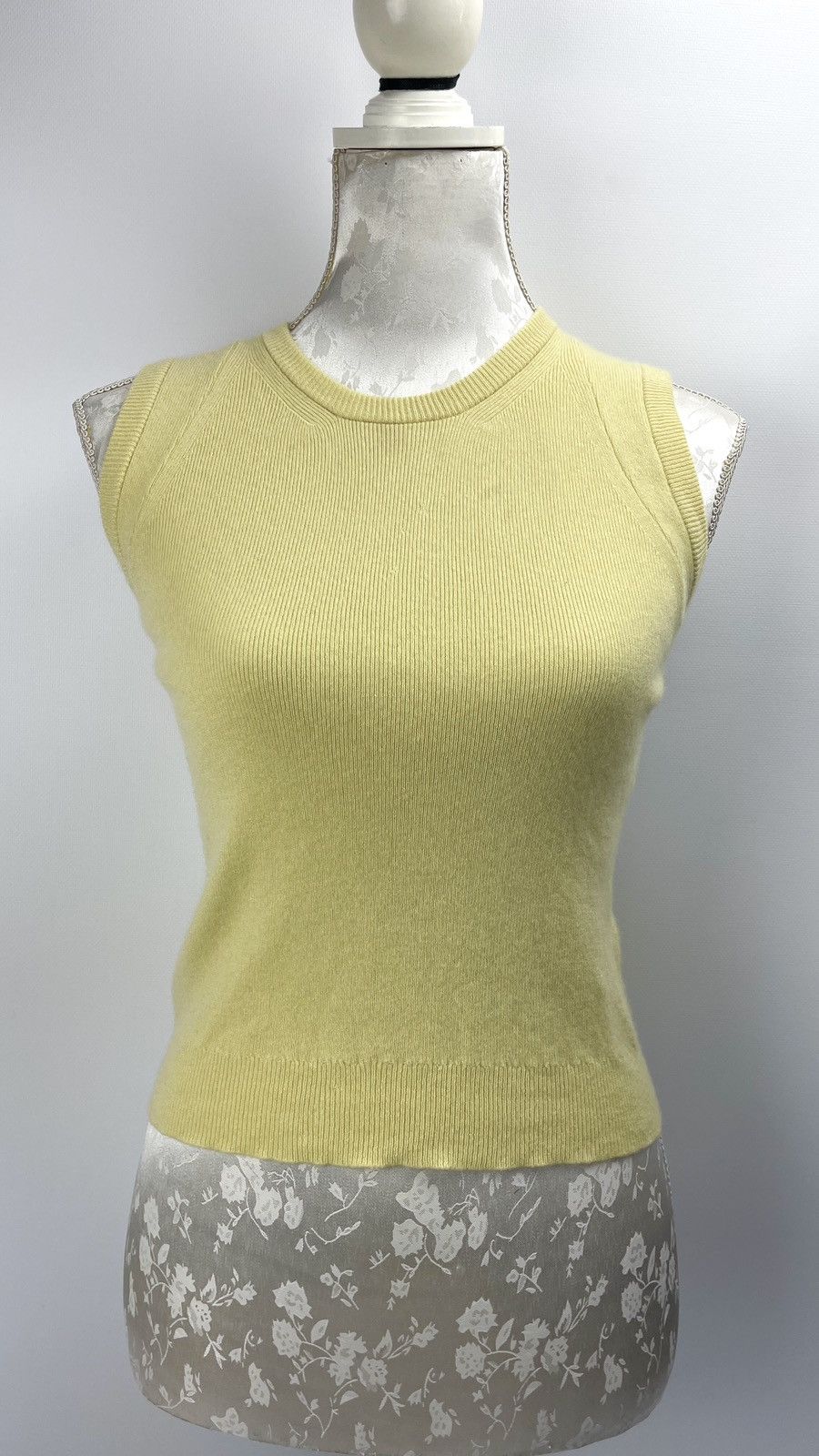 Louis Vuitton Louis Vuitton Wool Top Vest Size XS / US 0-2 / IT 36-38 - 1 Thumbnail