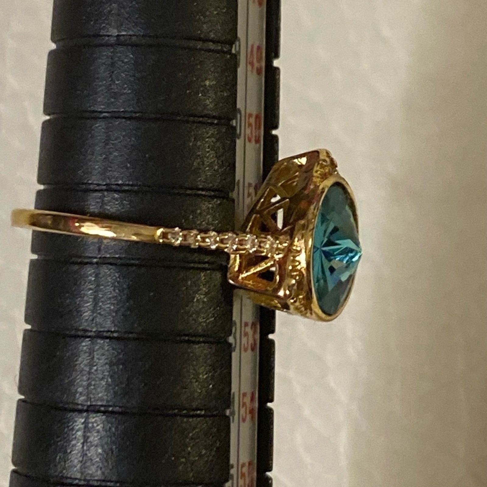 Other Vintage Gold Tone Statement Ring Blue Crystal Gem Size 7 Size ONE SIZE - 9 Thumbnail