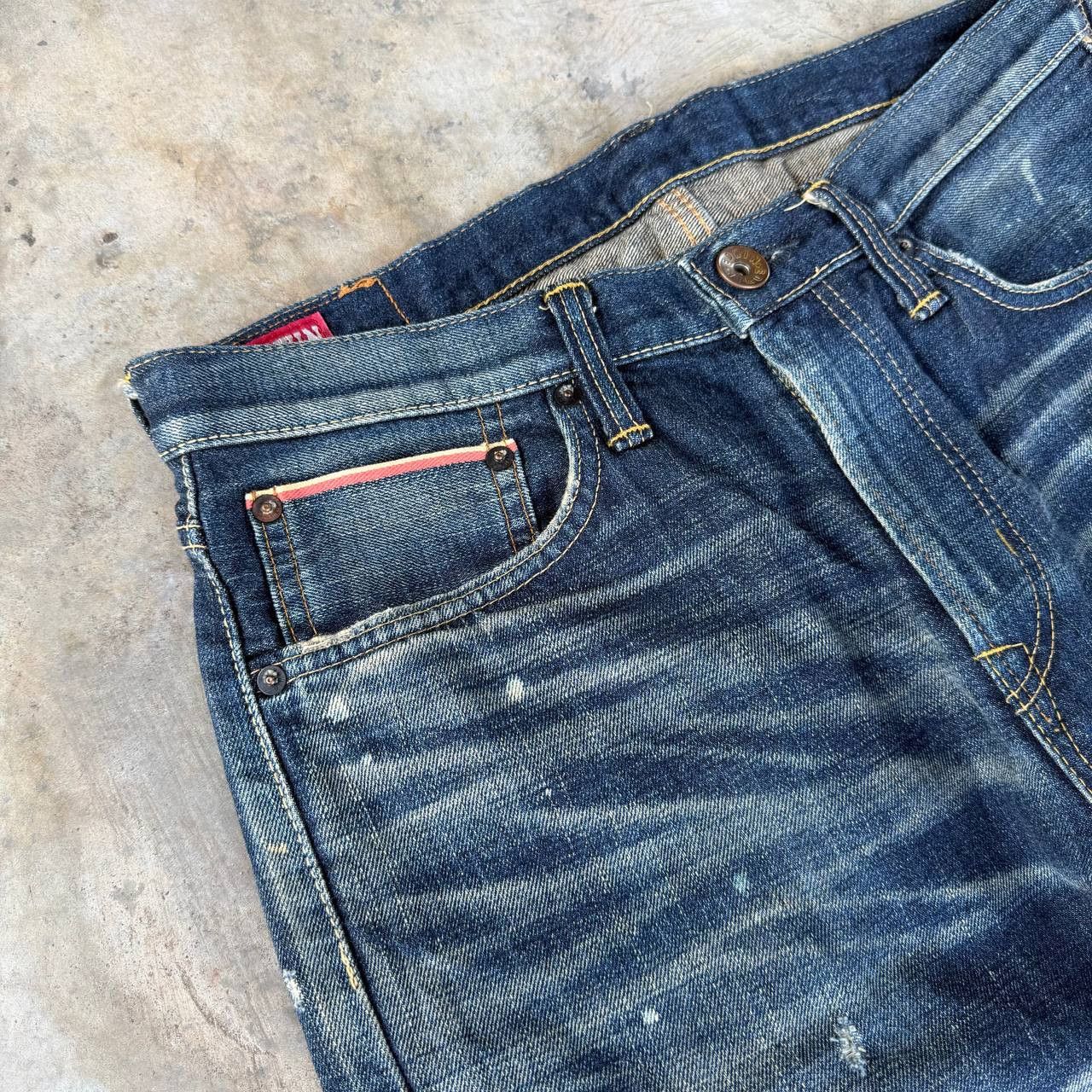 Edwin VINTAGE EDWIN 505ZX BUCKLE BACK REDLINE DISTRESSED HONEYCOMB Size US 30 / EU 46 - 7 Thumbnail