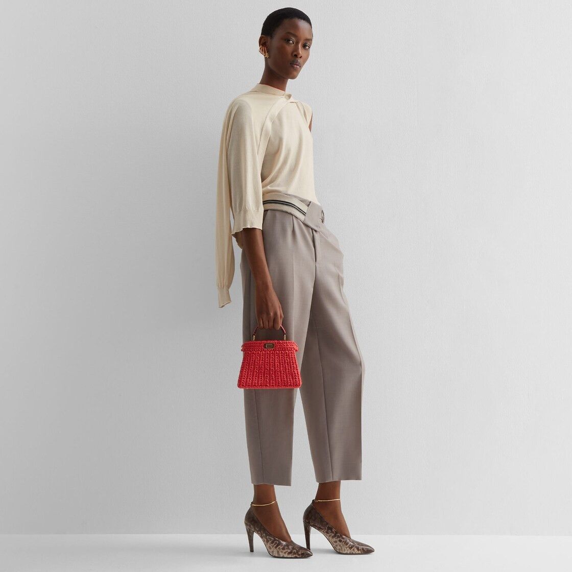 Fendi o1s1wg110925 Cardigan in Beige Size XL / US 12-14 / IT 48-50 - 4 Thumbnail