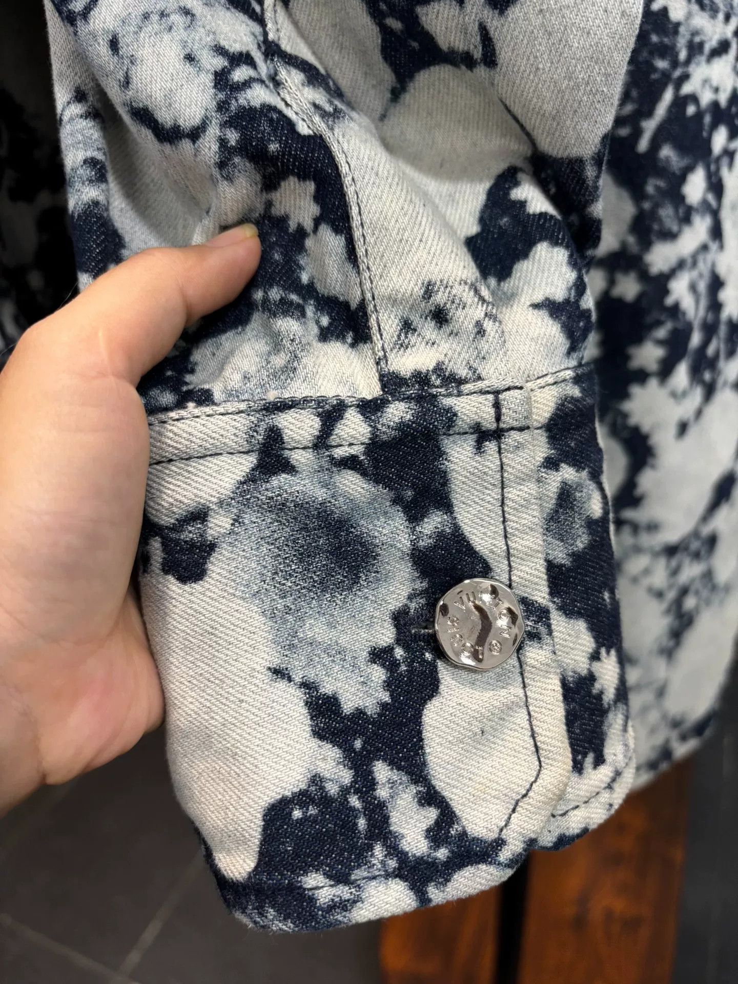 Louis Vuitton louis vuitton whimsical oversized jacket Size US S / EU 44-46 / 1 - 4 Thumbnail