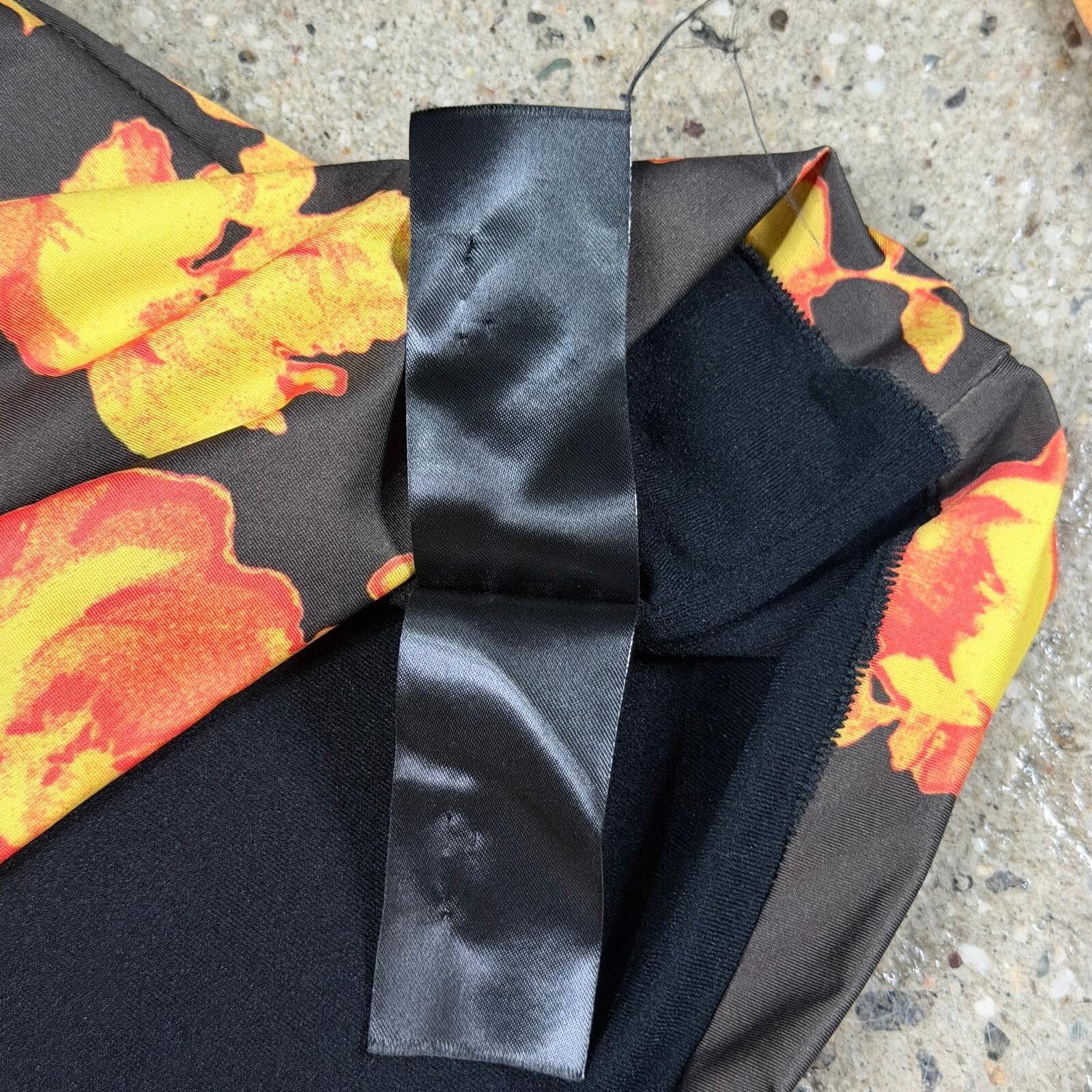 Vetements Vetements Acid Flower Gloved LS Size US S / EU 44-46 / 1 - 11 Thumbnail
