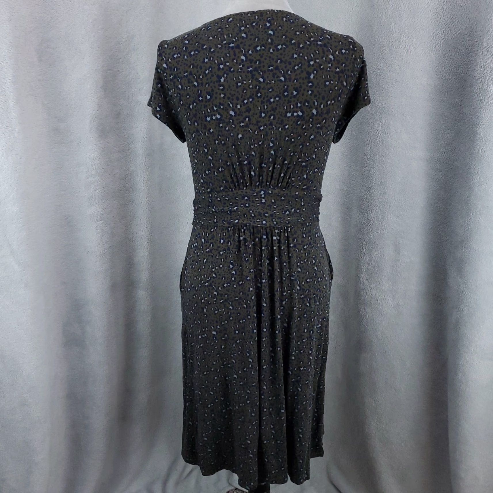 Boden Boden Dress Womens 8R Abstract Animal Print Stretchy Pleated Pockets 8 R Size 8 VINTAGE No Brand Boden Size M / US 6-8 / IT 42-44 - 2 Thumbnail