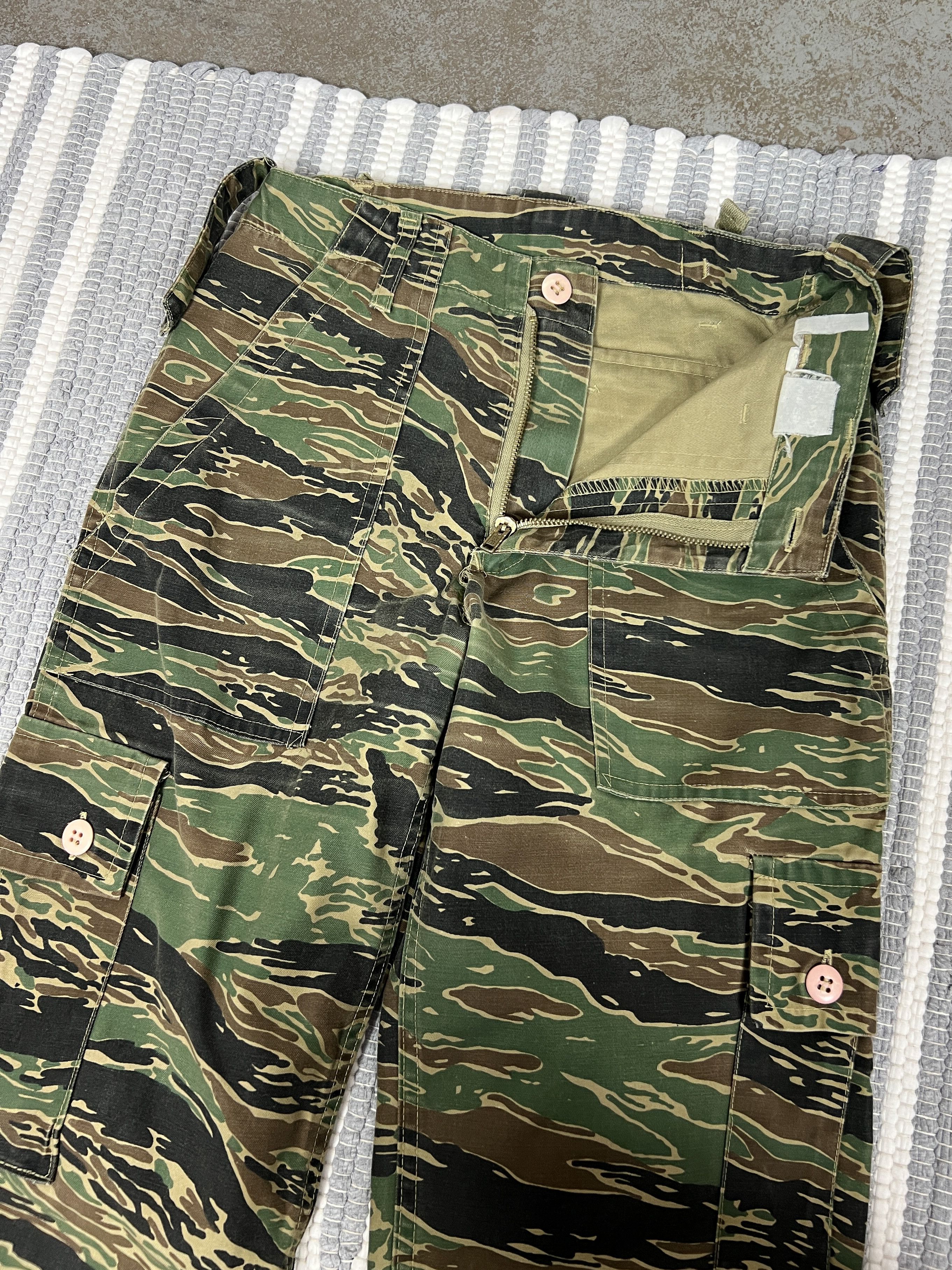 Vintage Vintage Military Cargo Pants Tiger Stripe Size 25" / US 0 / IT 36 - 2 Thumbnail