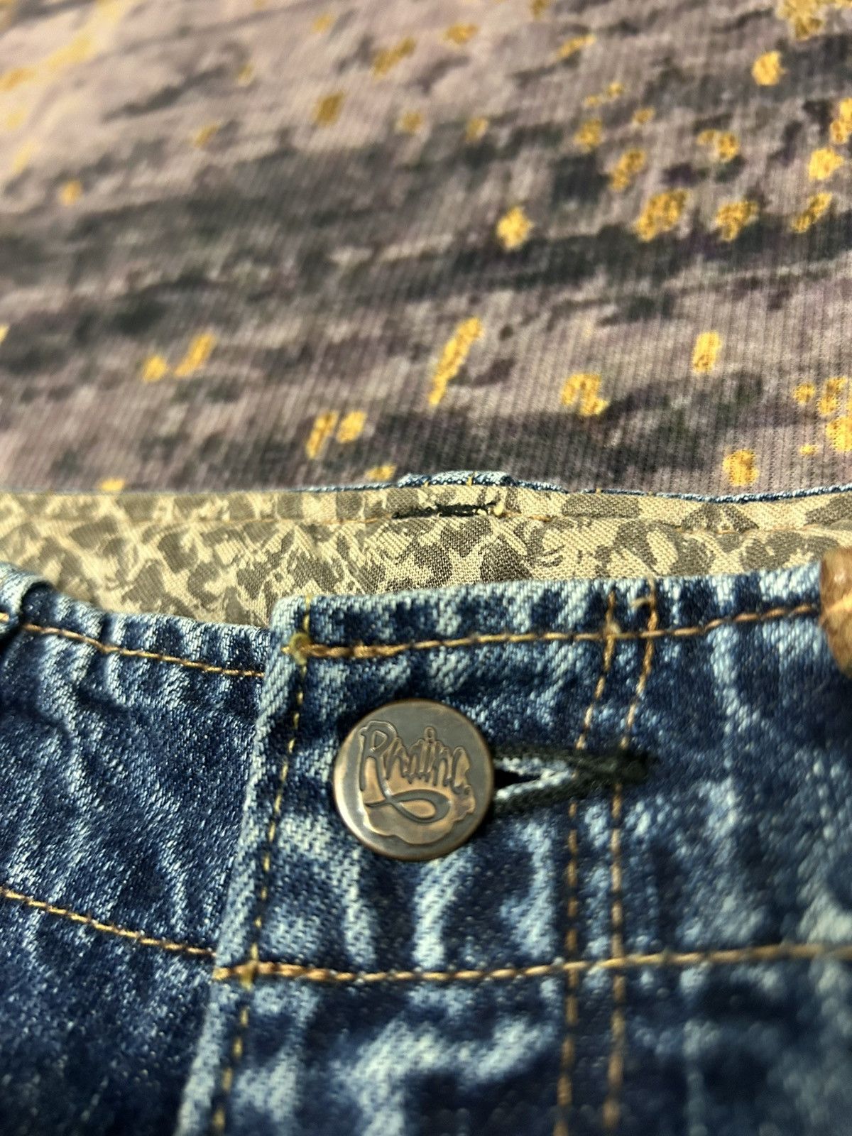 Tornado Mart RNA Inc Japan Distressed Snake Pocket Back Size US 31 - 16 Thumbnail