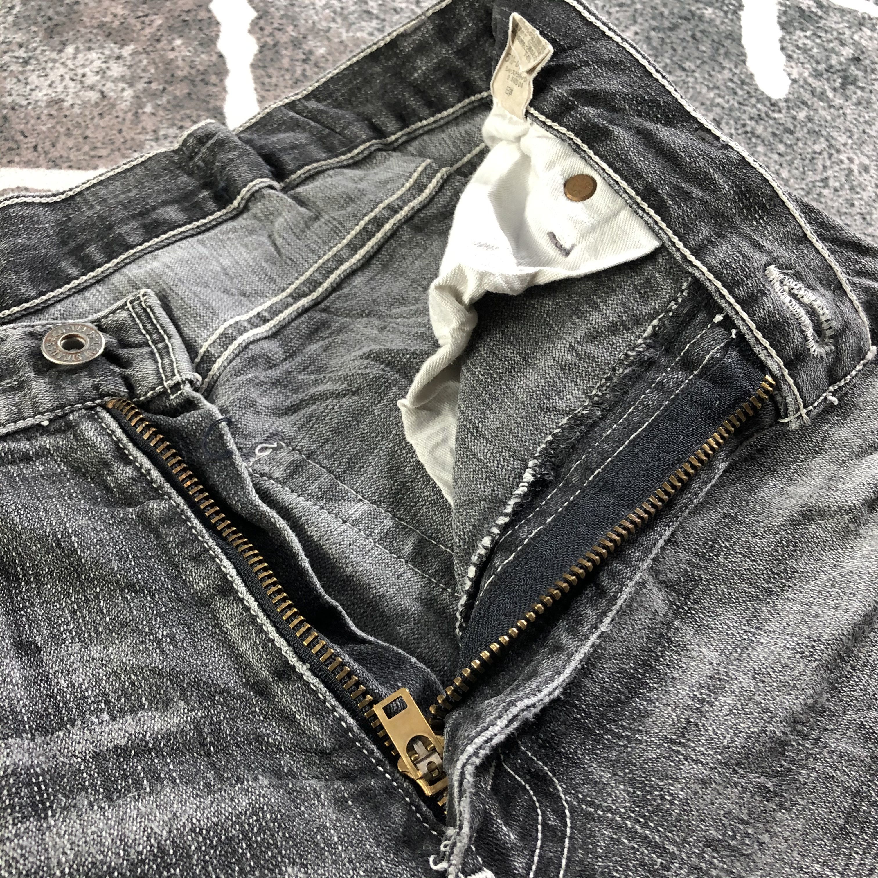 Levi's Vintage Levis 503 Jeans Ripped Denim KJ3056 Size US 31 - 9 Thumbnail