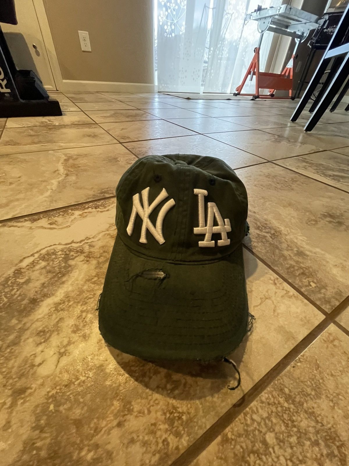Holiday Brand Holiday NY LA Hat Size ONE SIZE - 1 Thumbnail