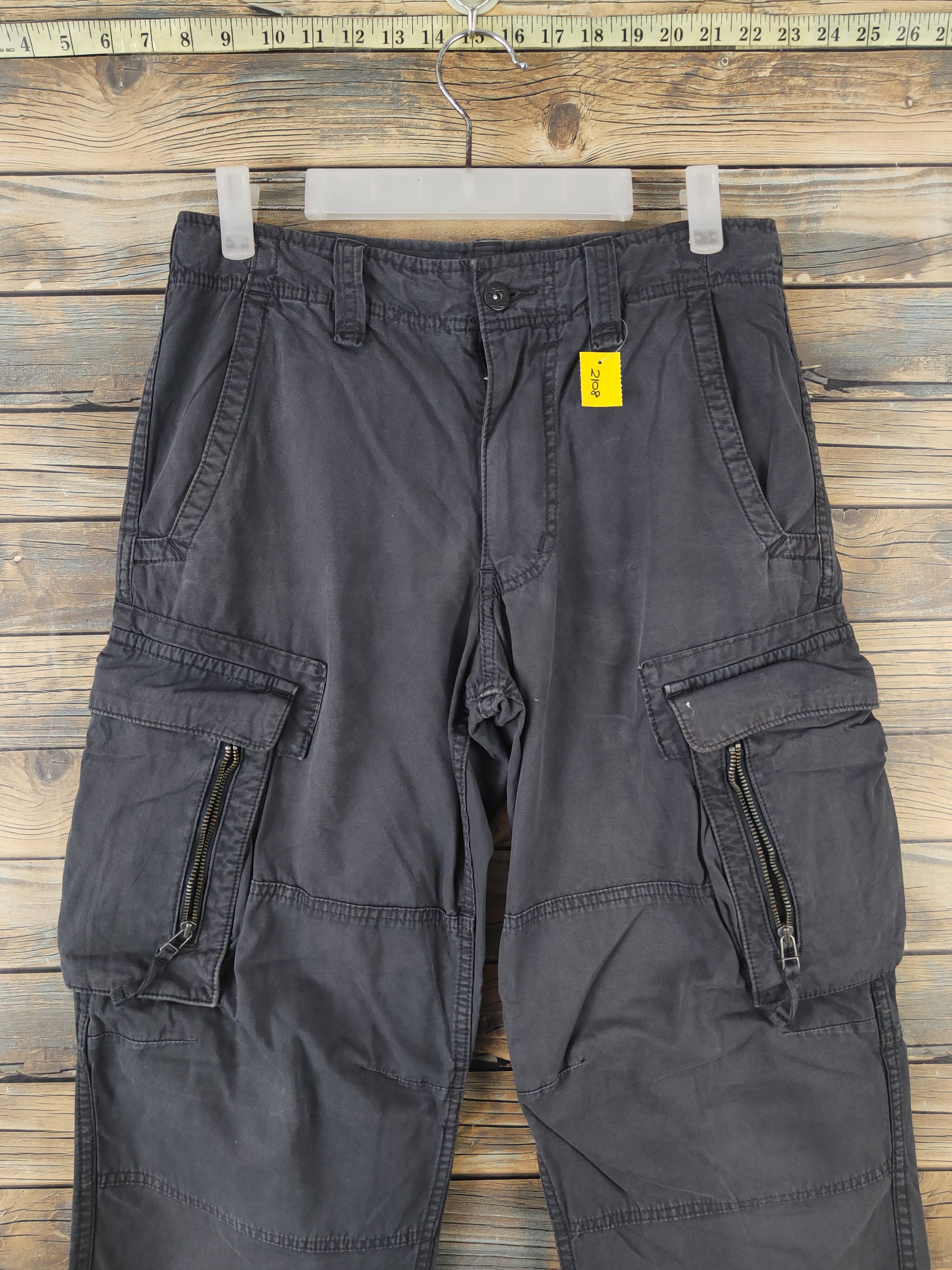 Japanese Brand DL Uniqlo Dark Gray Multipocket Cargo Pants #2108 Size US 30 / EU 46 - 2 Thumbnail