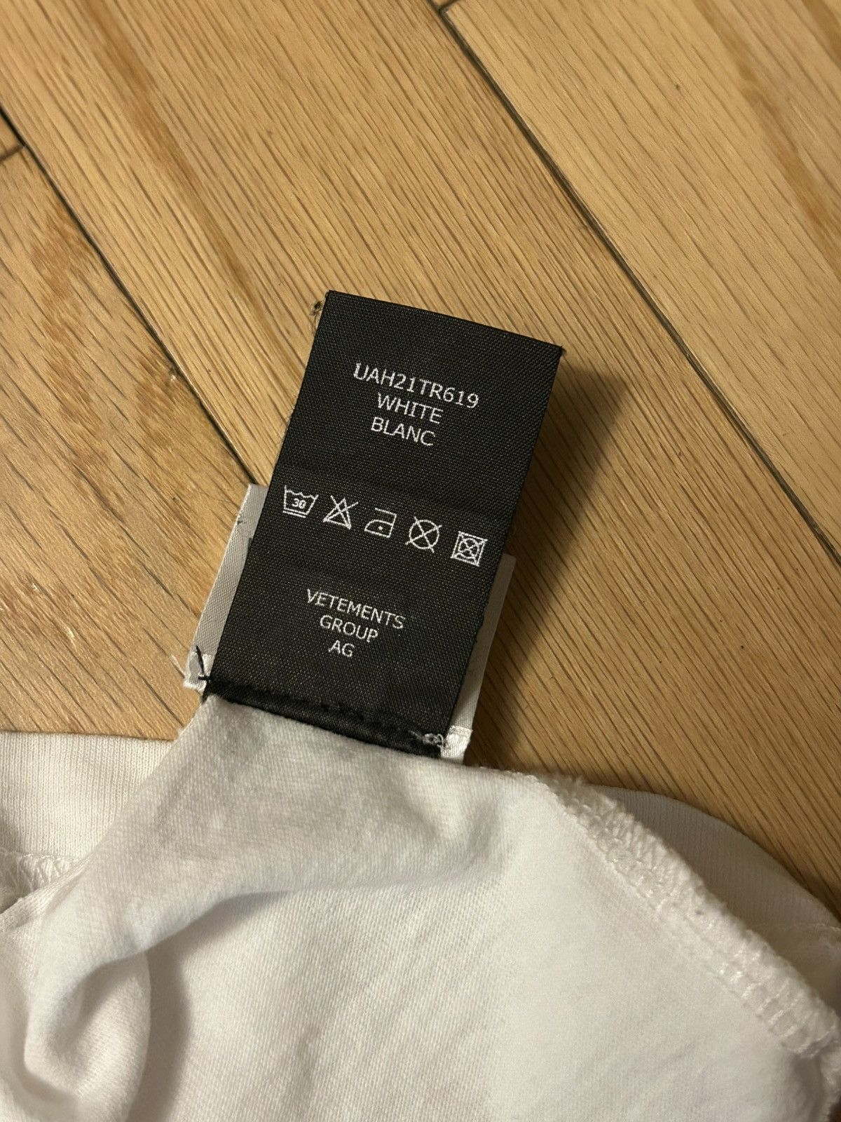 Vetements Vetements Written Logo Tee Size US XS / EU 42 / 0 - 11 Thumbnail