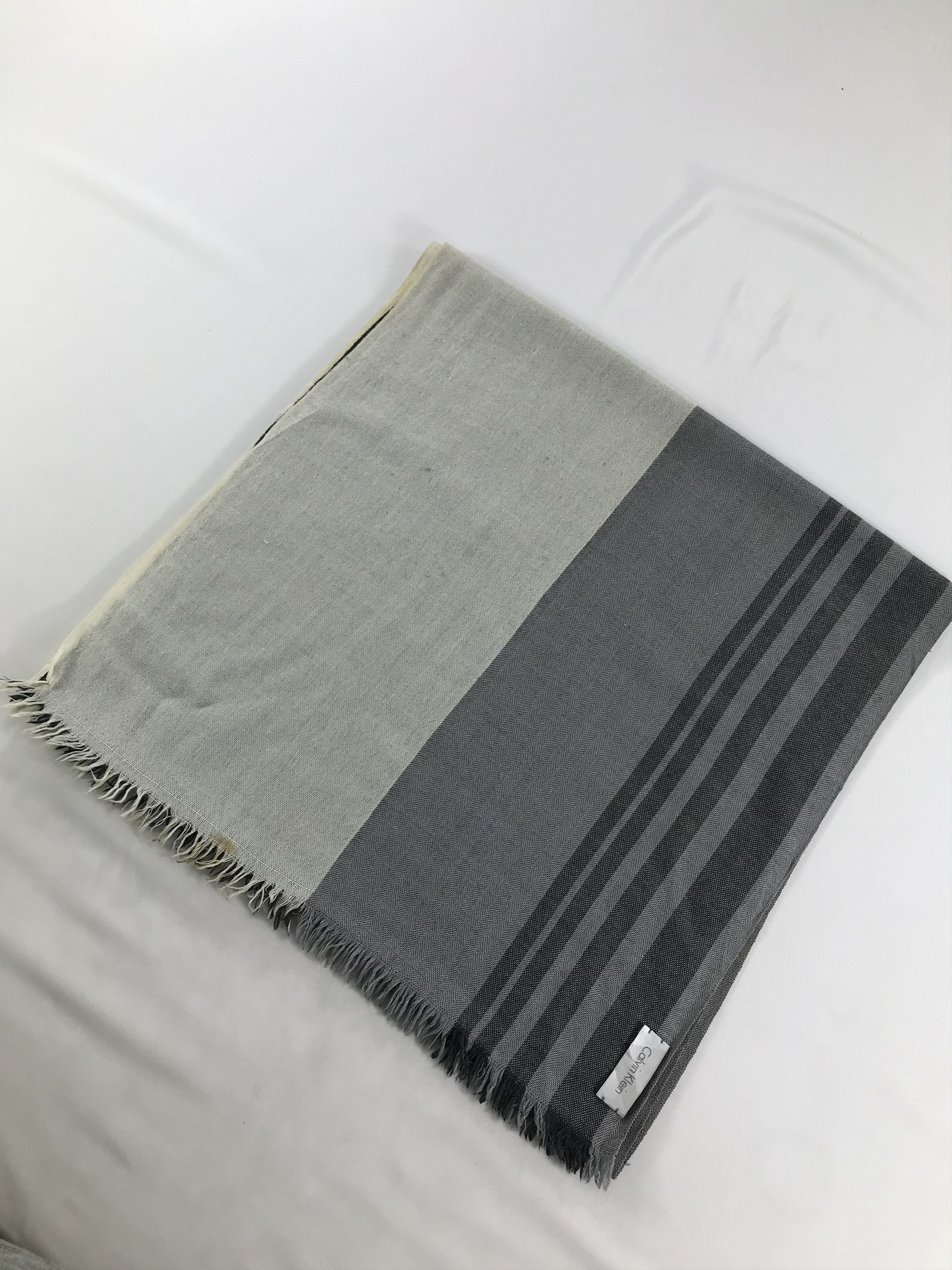 Calvin Klein Calvin Klein Wool Scarf Shawl Muffler V141 Size ONE SIZE - 3 Thumbnail
