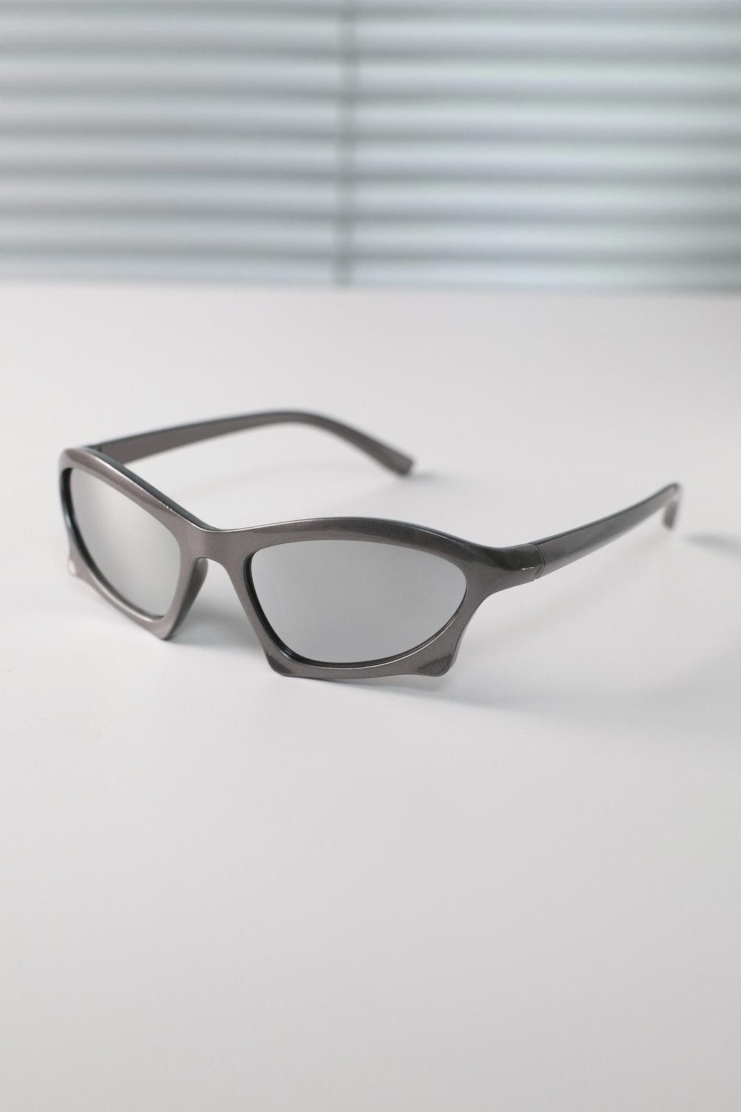 Other Y2k Avant Garde Futuristic Gunmetal Sunglasses Unisex OS Size ONE SIZE - 1 Thumbnail