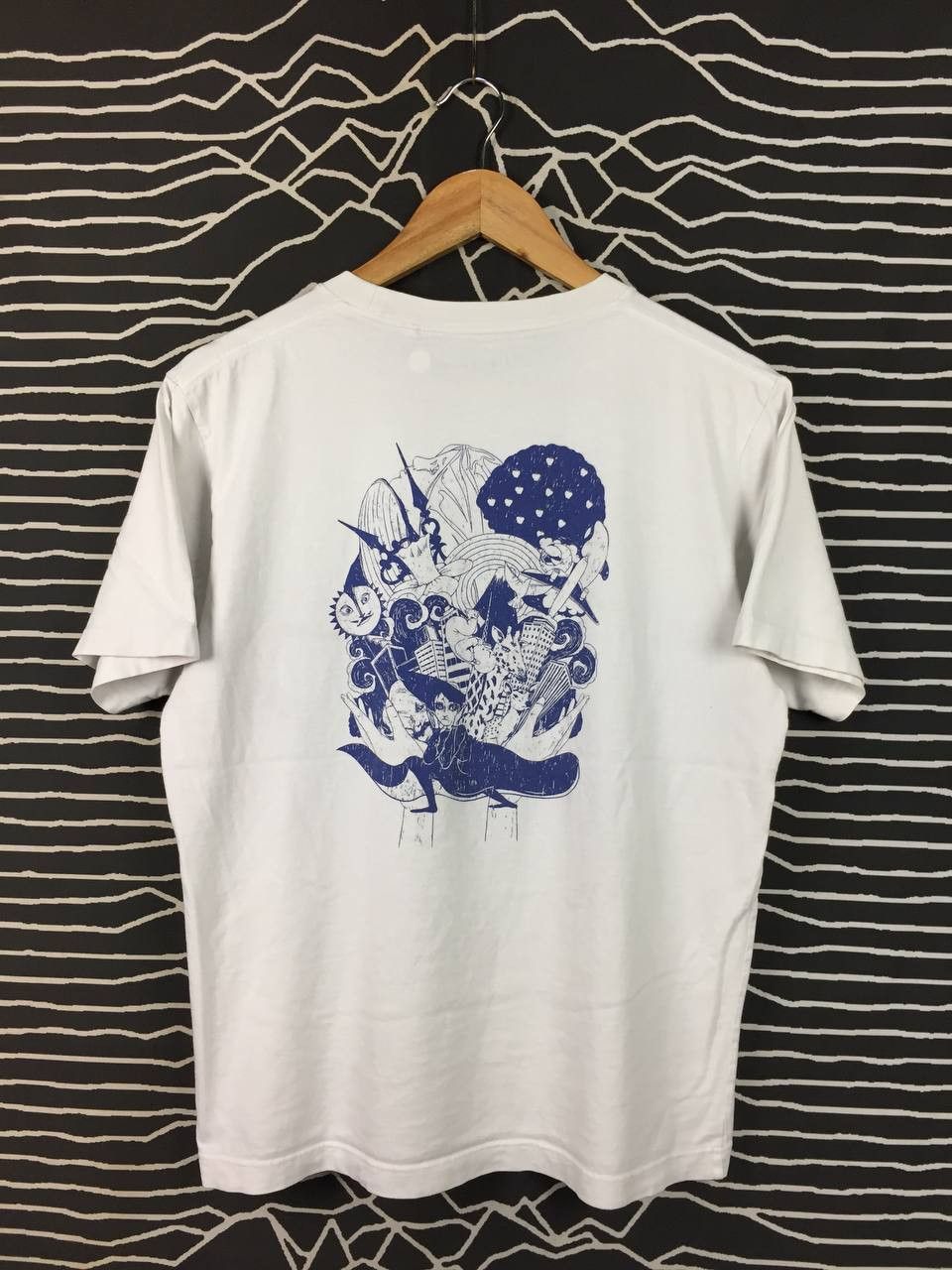 Uniqlo Yoasobi Japanese Music Super Duo Anime Style Band Tee Size US M / EU 48-50 / 2 - 1 Thumbnail