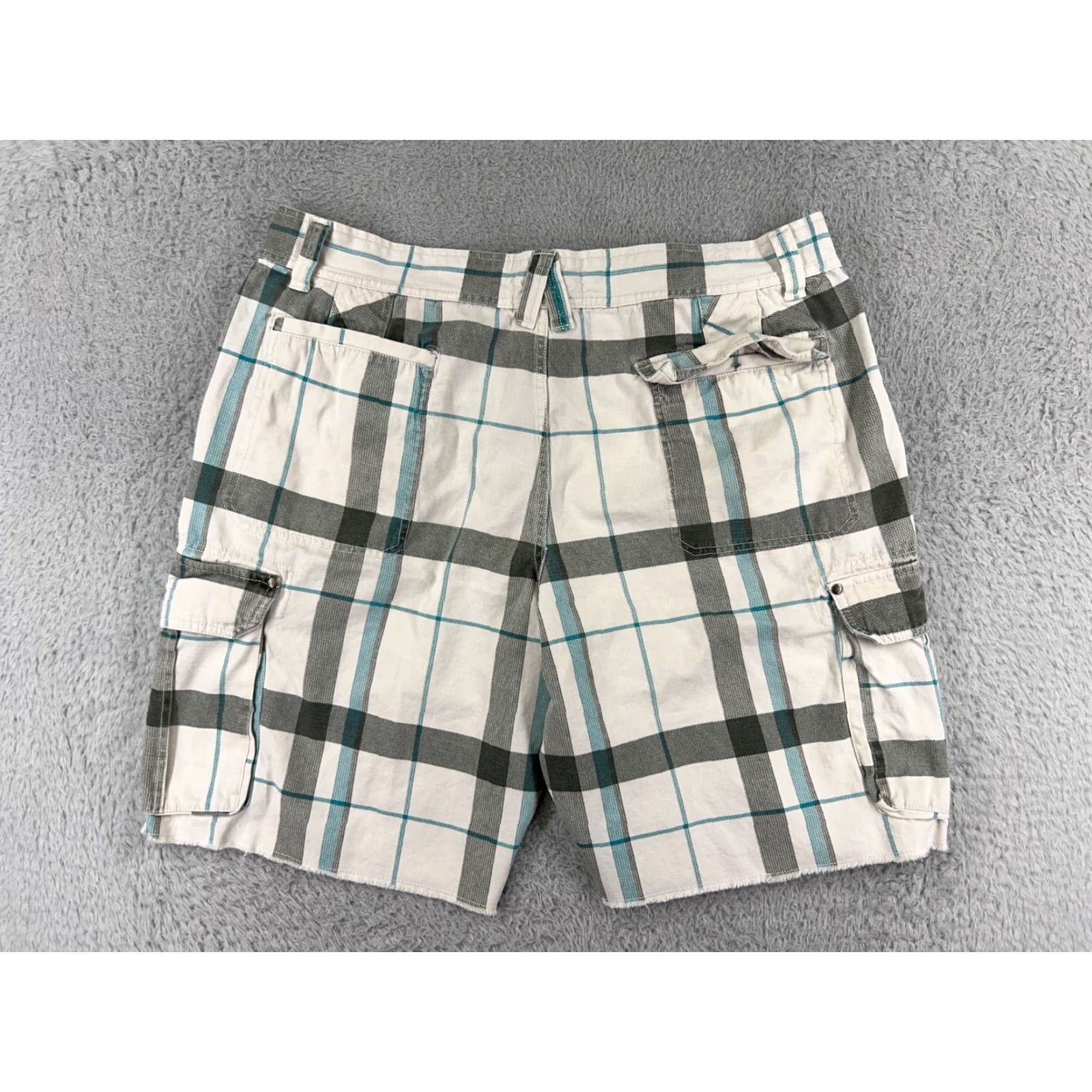 Ocean Pacific Ocean Pacific Shorts Mens 40 White Gray Plaid Cargo 100% Cotton Skateboard Size US 40 / EU 56 - 2 Thumbnail