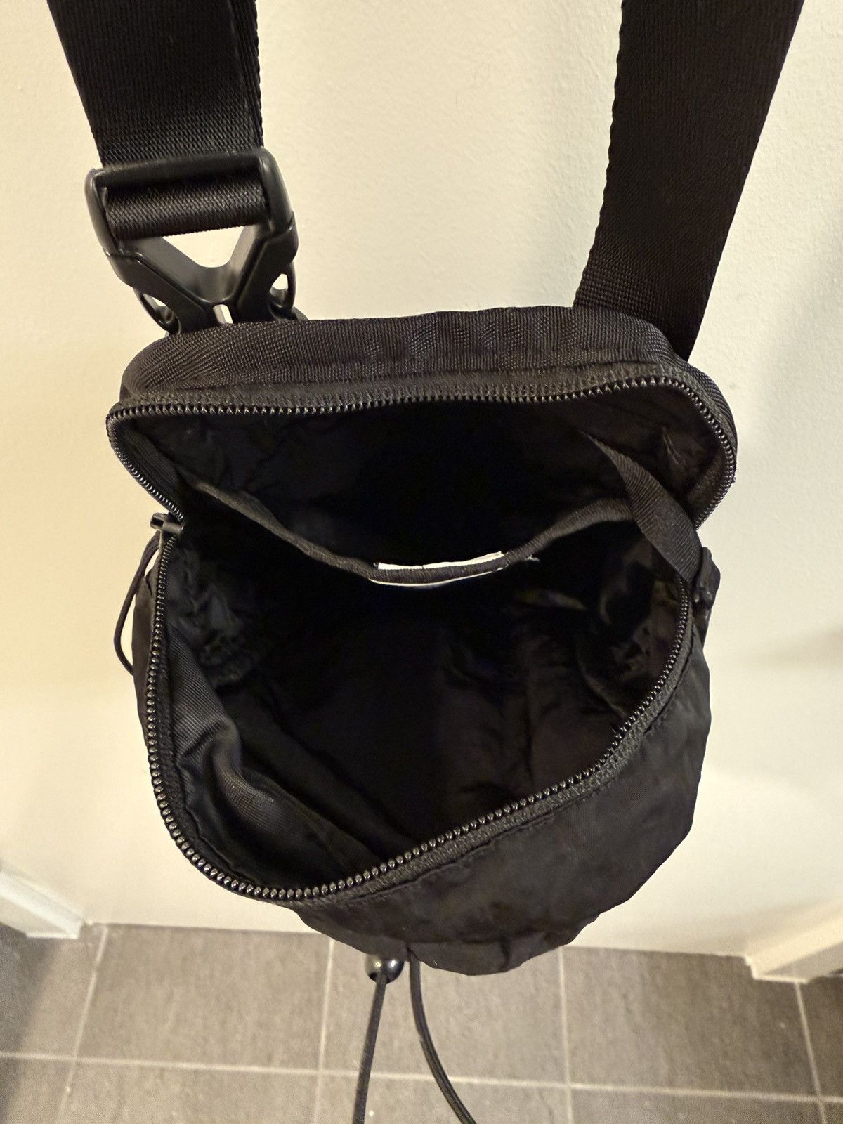 C.P. Company Nylon B Logo Embroidered Shoulder/Crossbody Bag Size ONE SIZE - 4 Thumbnail