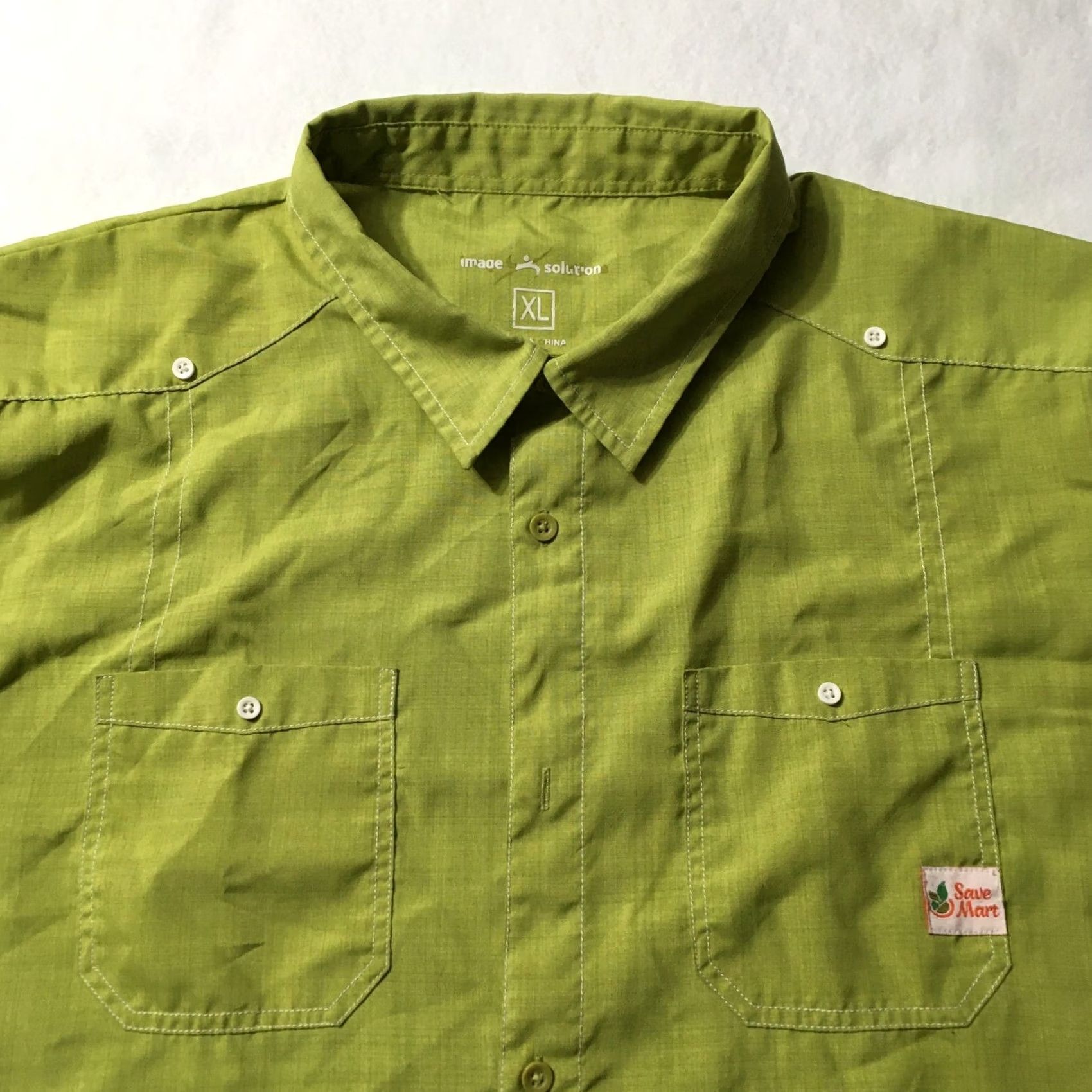 X-LARGE SAVE MART Shirt XL Green with Pockets Men’s Short Sleeve Uniform Shirt Size US XL / EU 56 / 4 - 2 Thumbnail