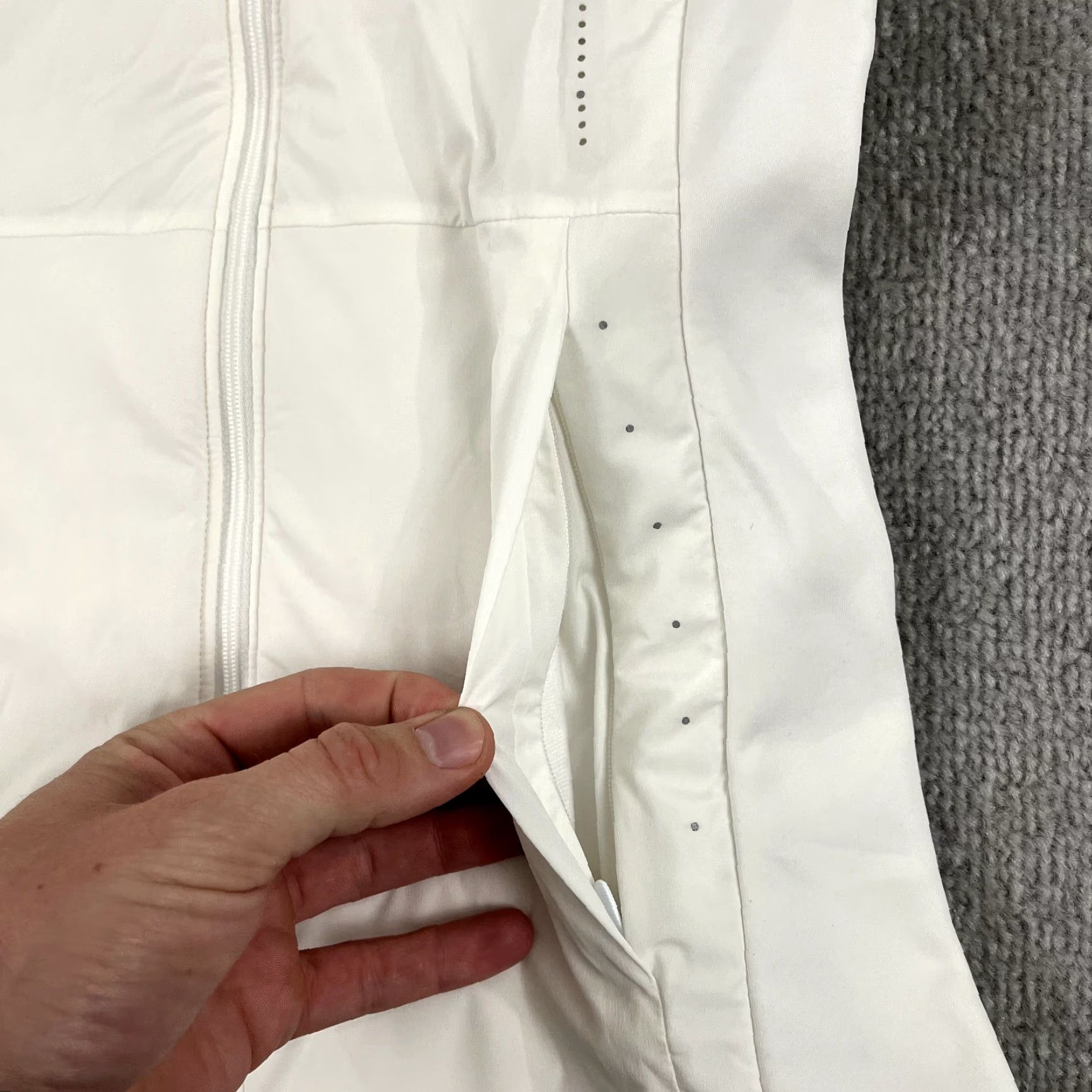 Lululemon LULULEMON Vest Womens Size 4 White Running Pockets Insulated Sleeveless Zip Jacket Mid-Length Jacket Vest Womens Size S / US 4 / IT 40 - 7 Thumbnail